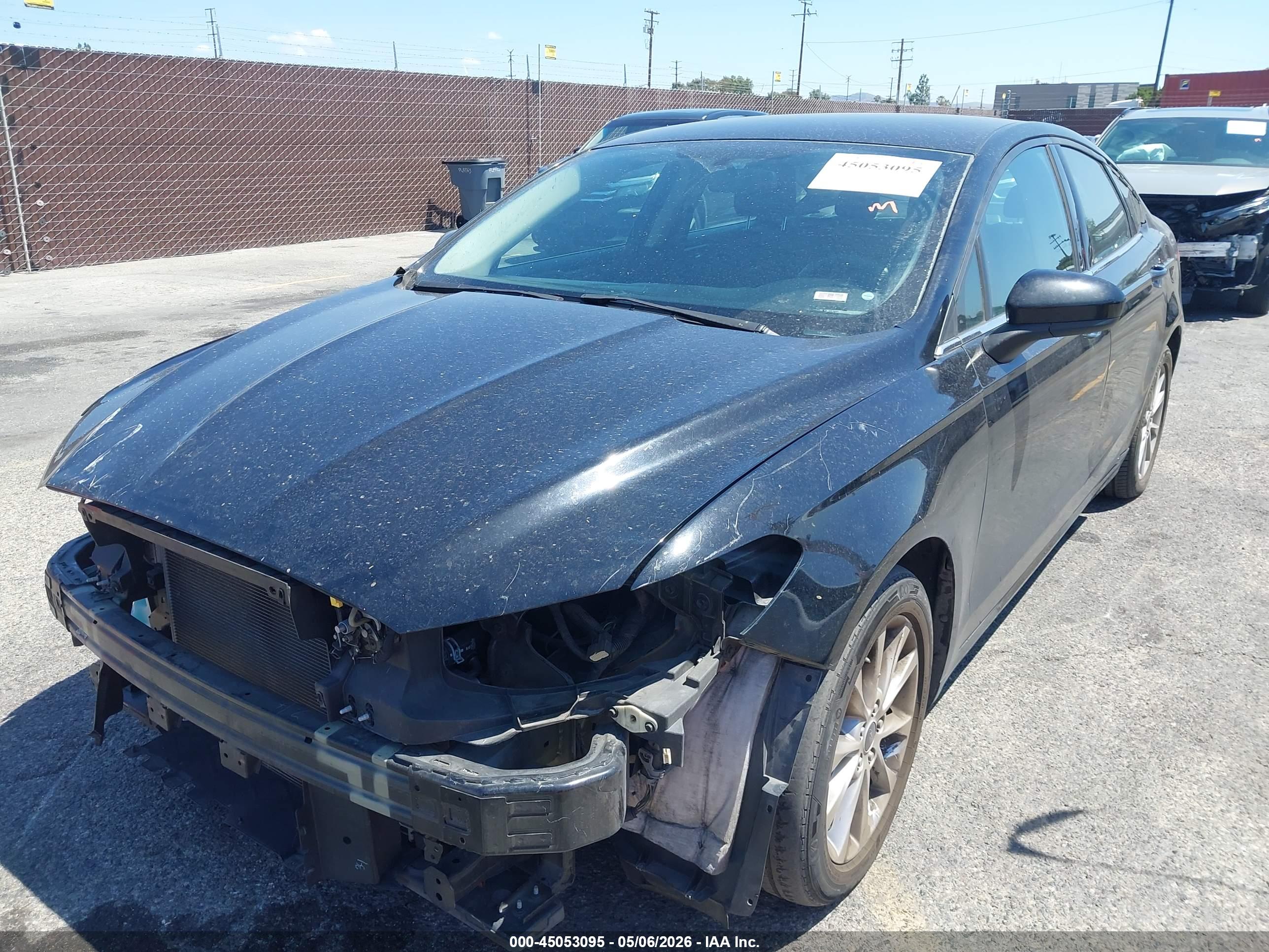 2017 FORD Fusion — VIN 3FA6P0H73HR143064 — photo 2