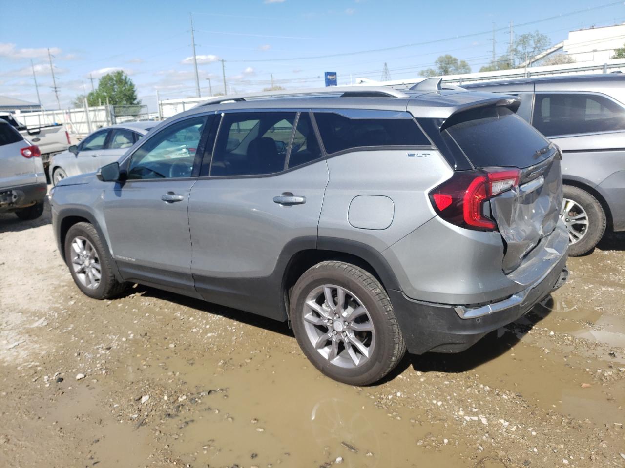 2023 GMC TERRAIN SL — VIN 3GKALPEG7PL131275 — photo 2