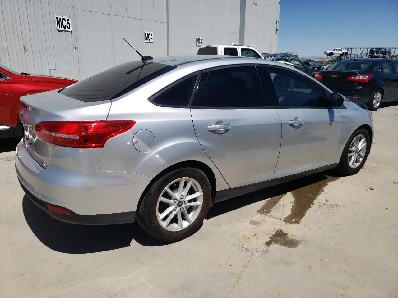 2016 FORD FOCUS SE — VIN 1FADP3F28GL271894 — photo 3