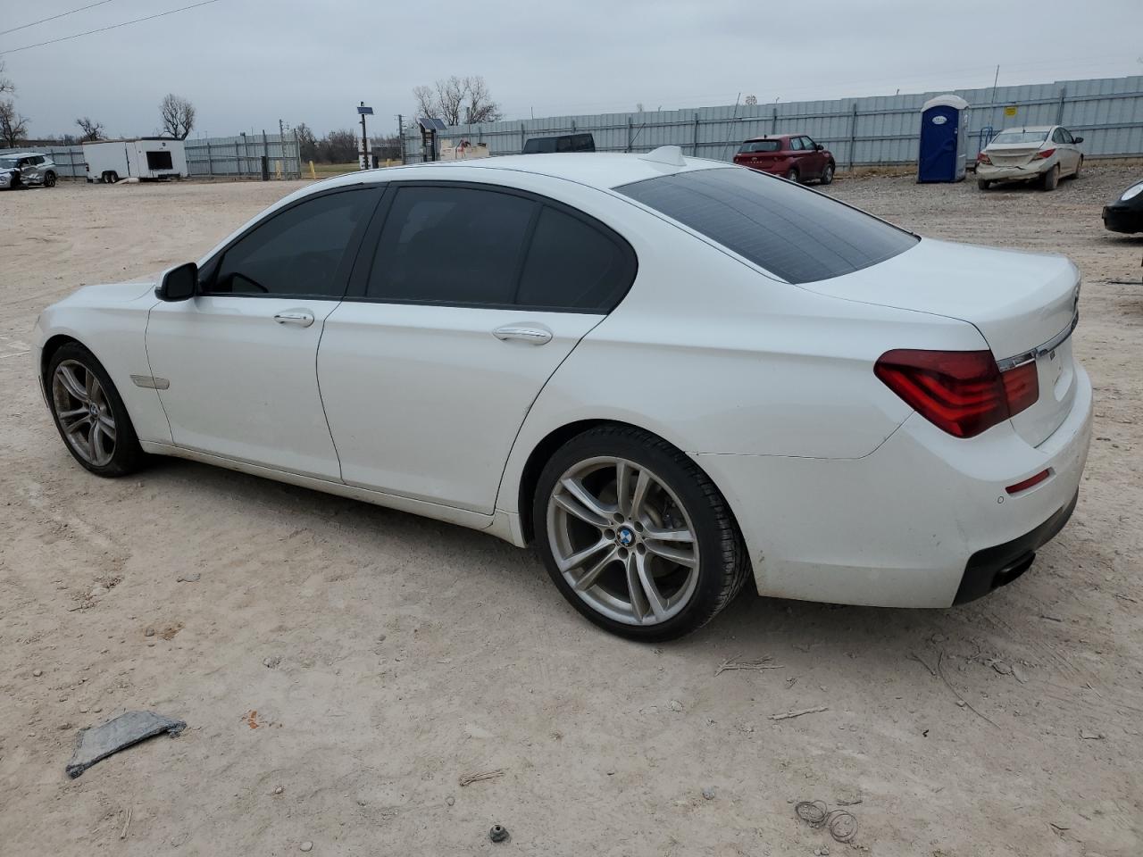 2015 BMW 740 I — VIN WBAYA6C52FGK16388 — photo 2