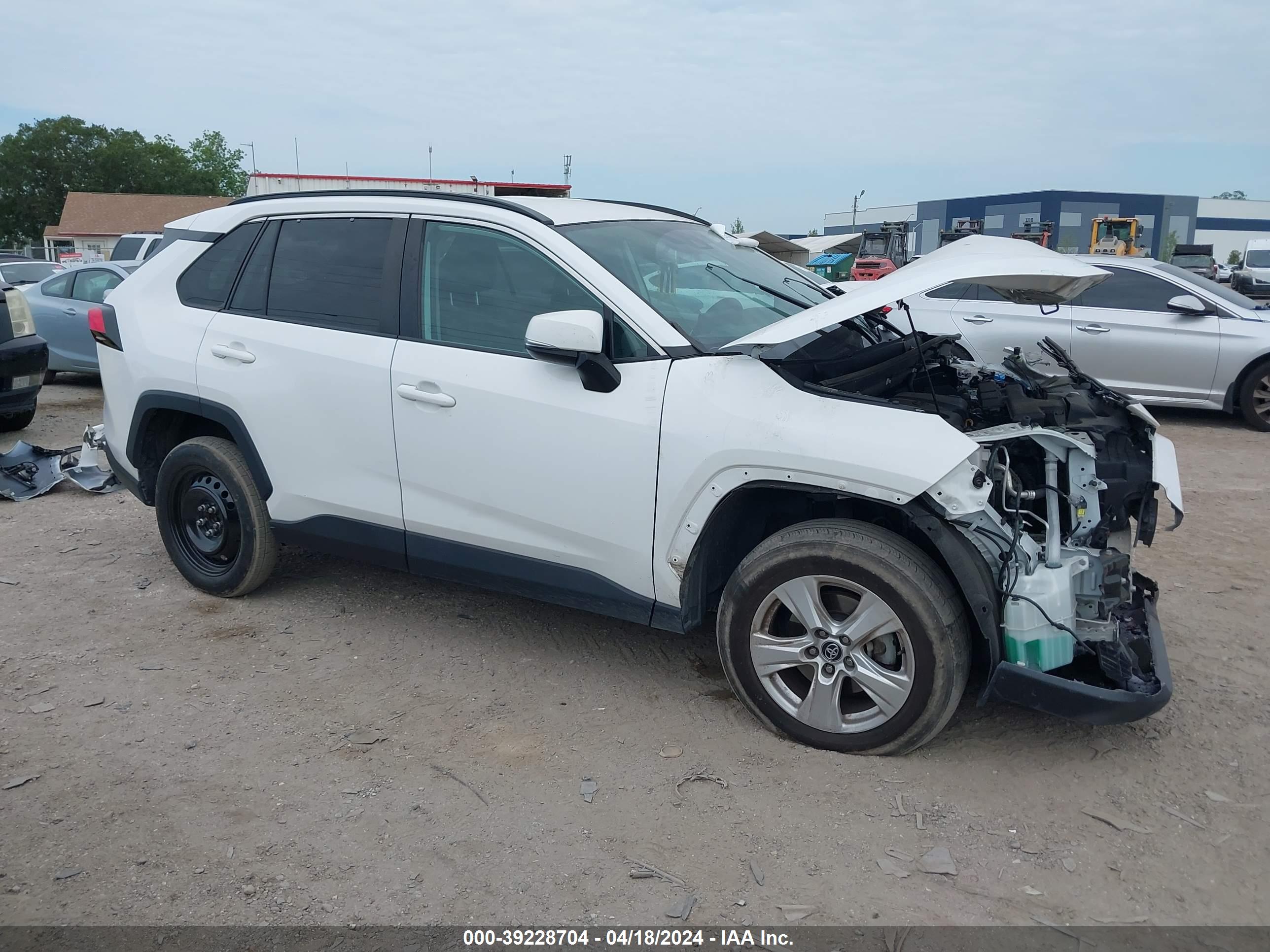 2021 TOYOTA RAV4 — VIN 2T3W1RFV5MW117959 — photo 1 of 17