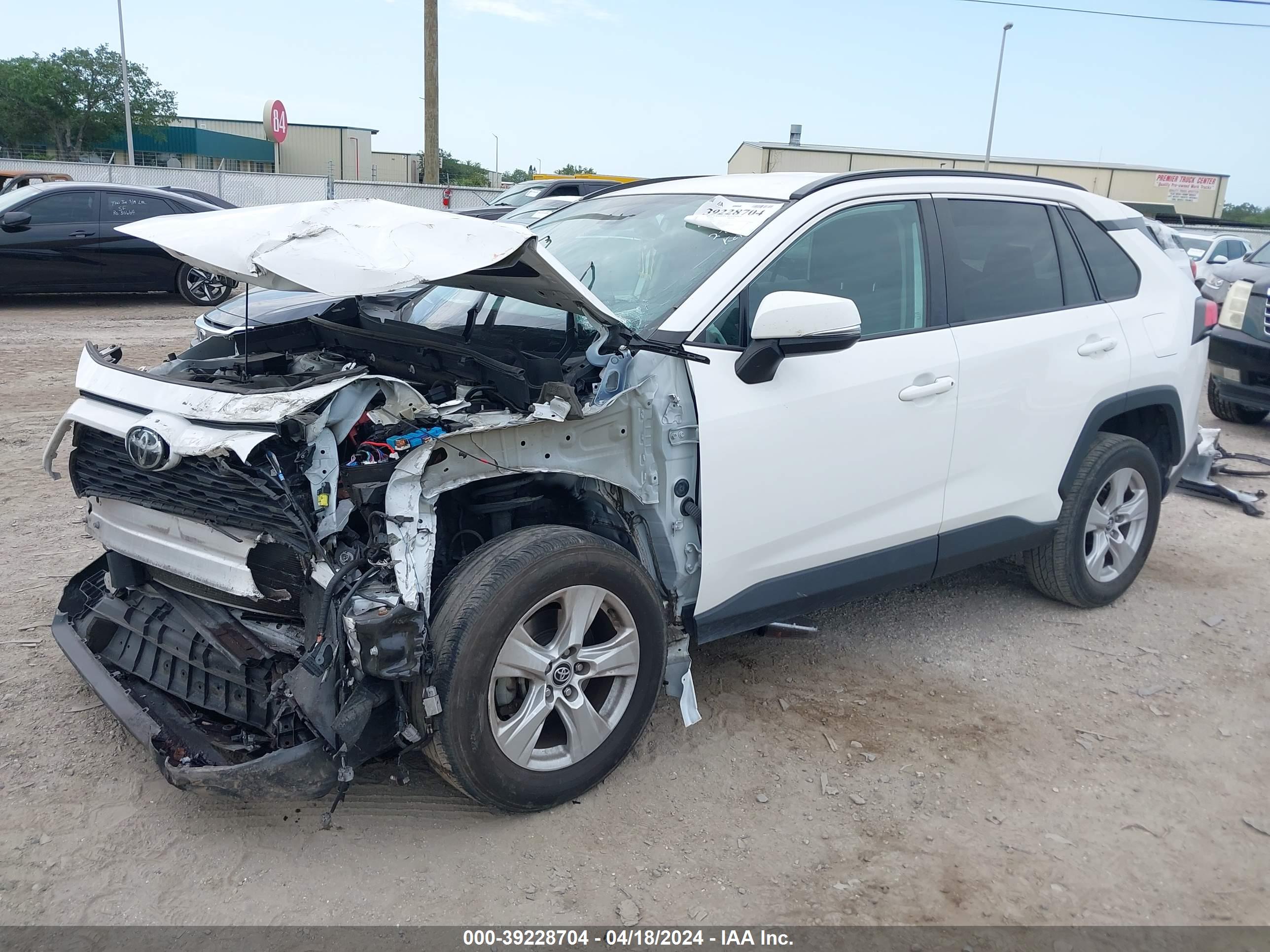 2021 TOYOTA RAV4 — VIN 2T3W1RFV5MW117959 — photo 2
