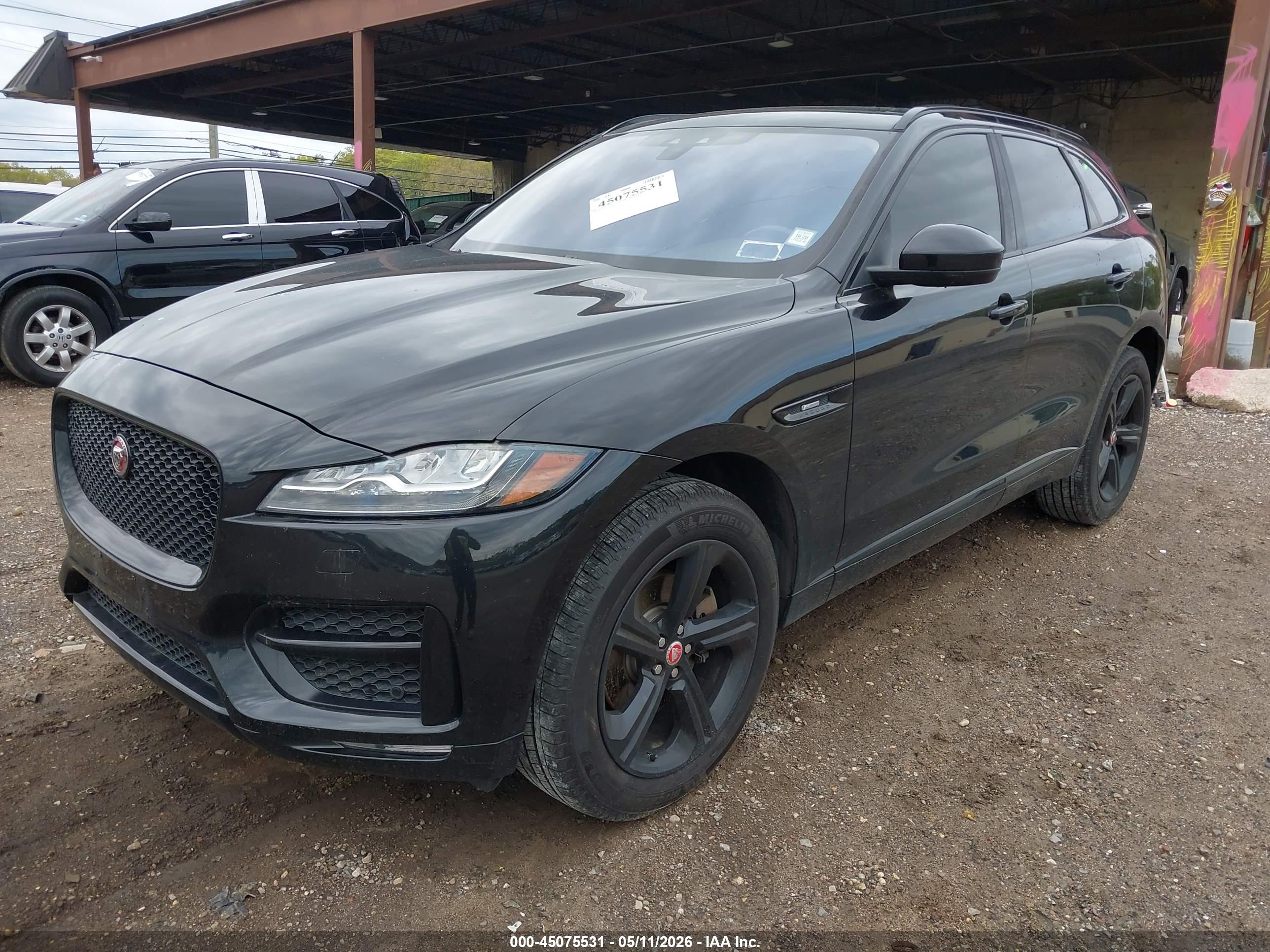 2018 JAGUAR F-Pace — VIN SADCL2EV0JA244896 — photo 2