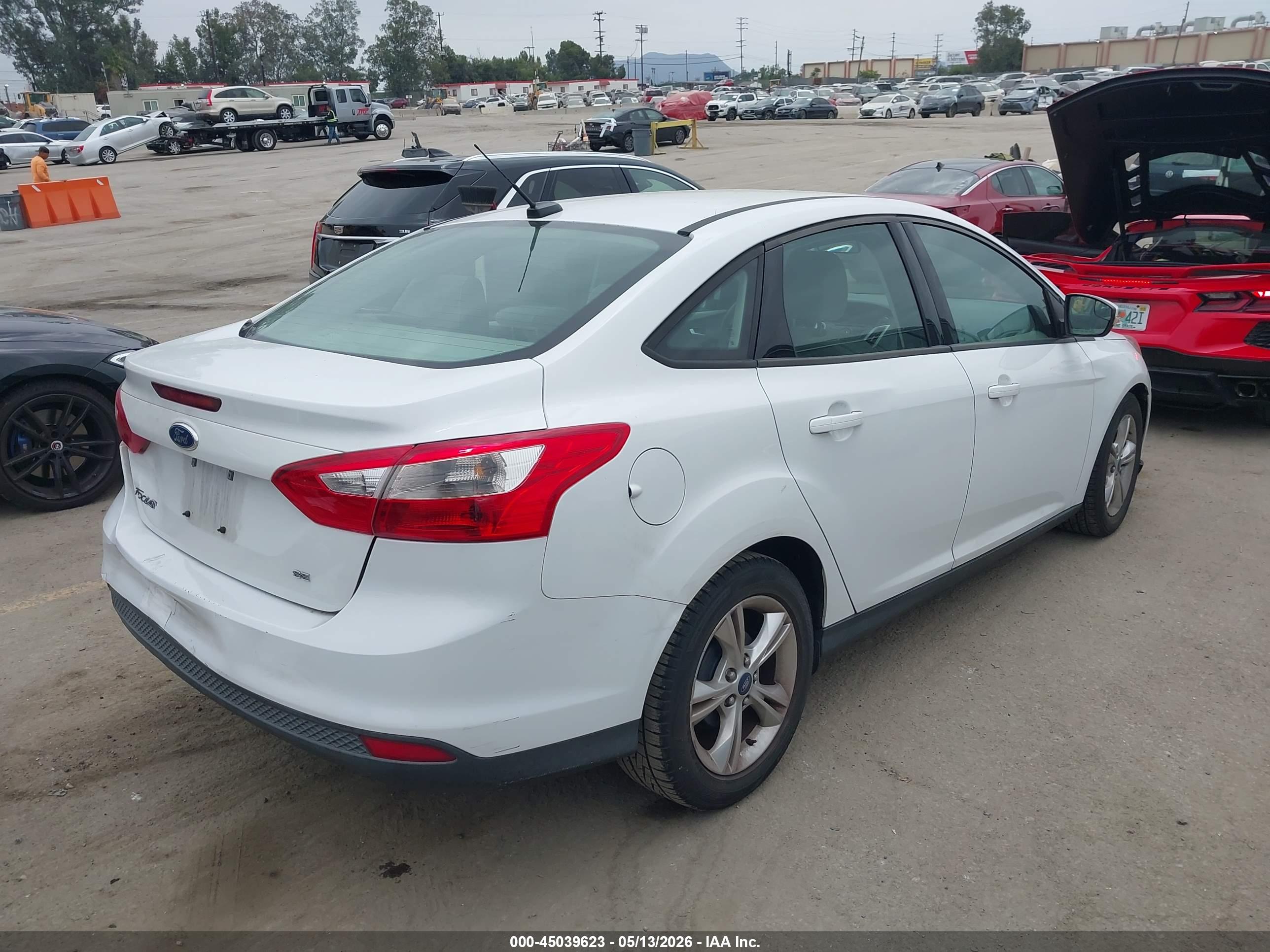 2013 FORD Focus — VIN 1FADP3F24DL374208 — photo 4