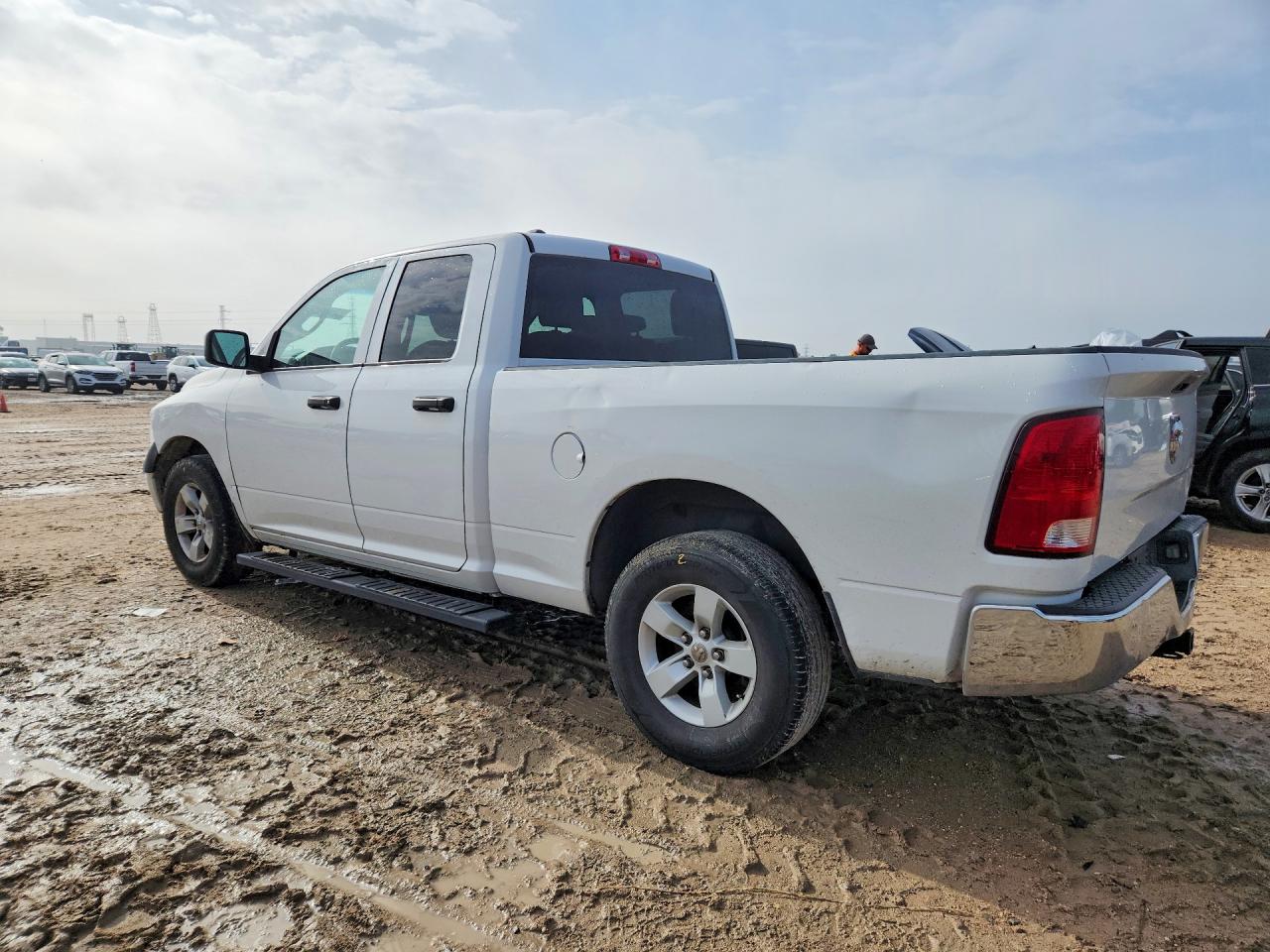 2018 RAM 1500 — VIN 1C6RR6FG3JS266551 — photo 2