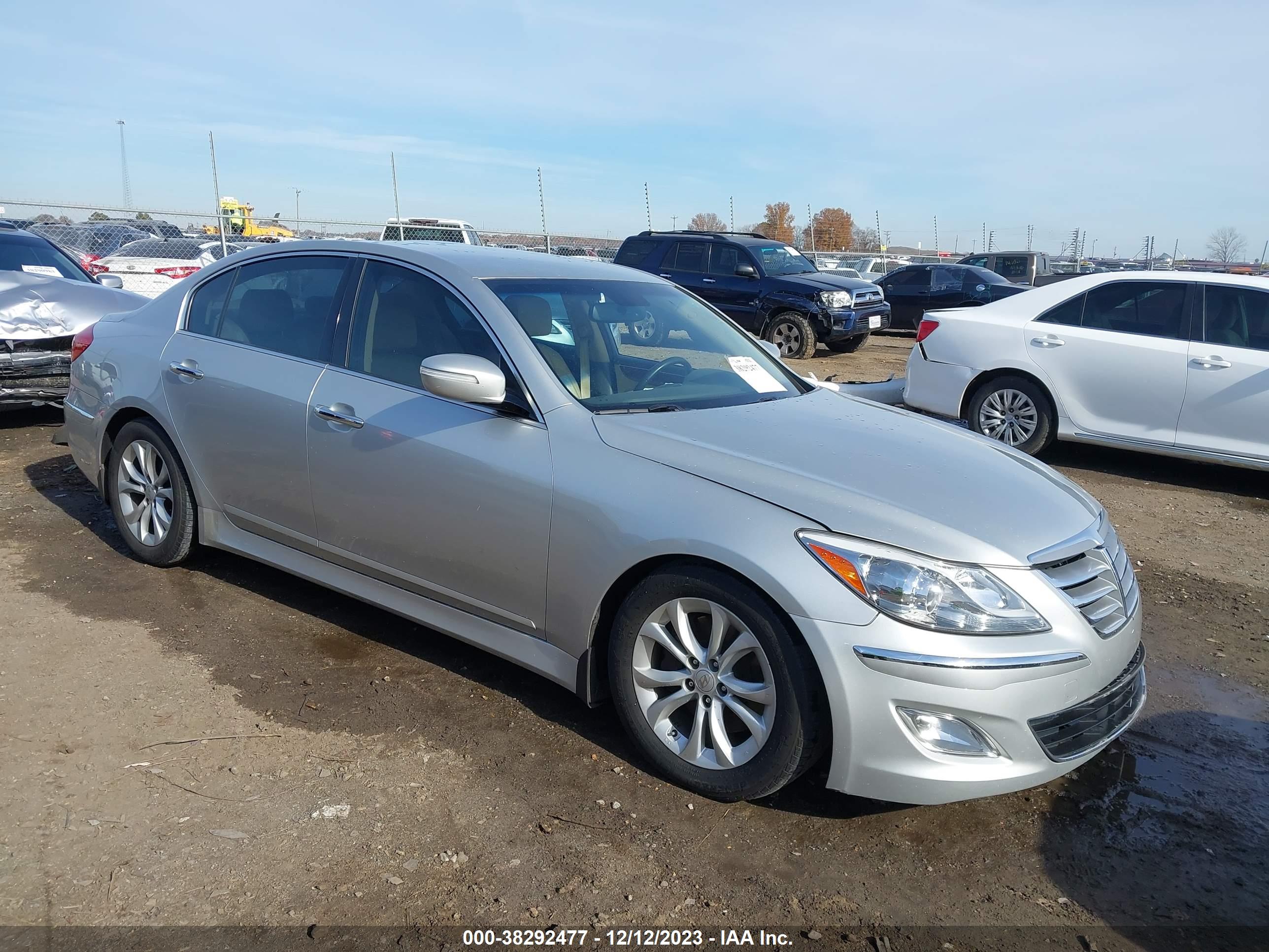 2012 HYUNDAI GENESIS — VIN KMHGC4DD7CU196862 — photo 1 of 16