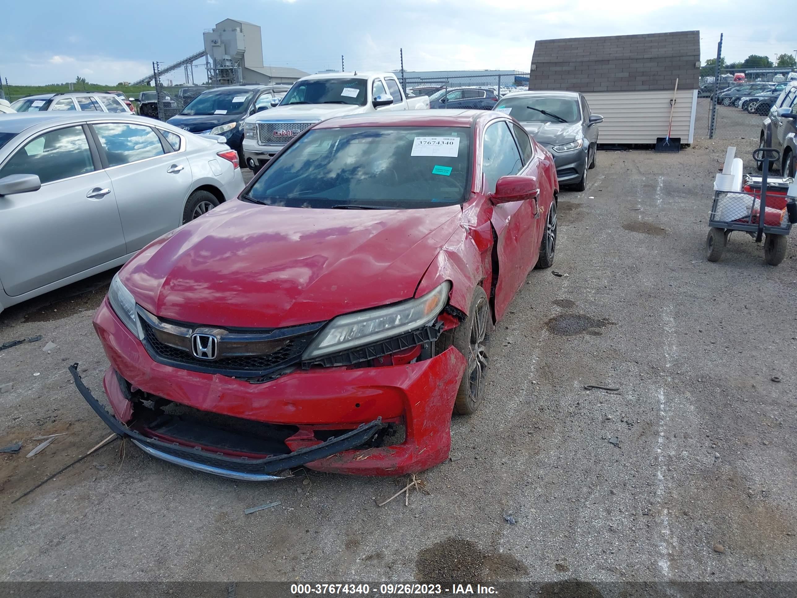 2016 HONDA ACCORD — VIN 1HGCT2B07GA004954 — photo 2
