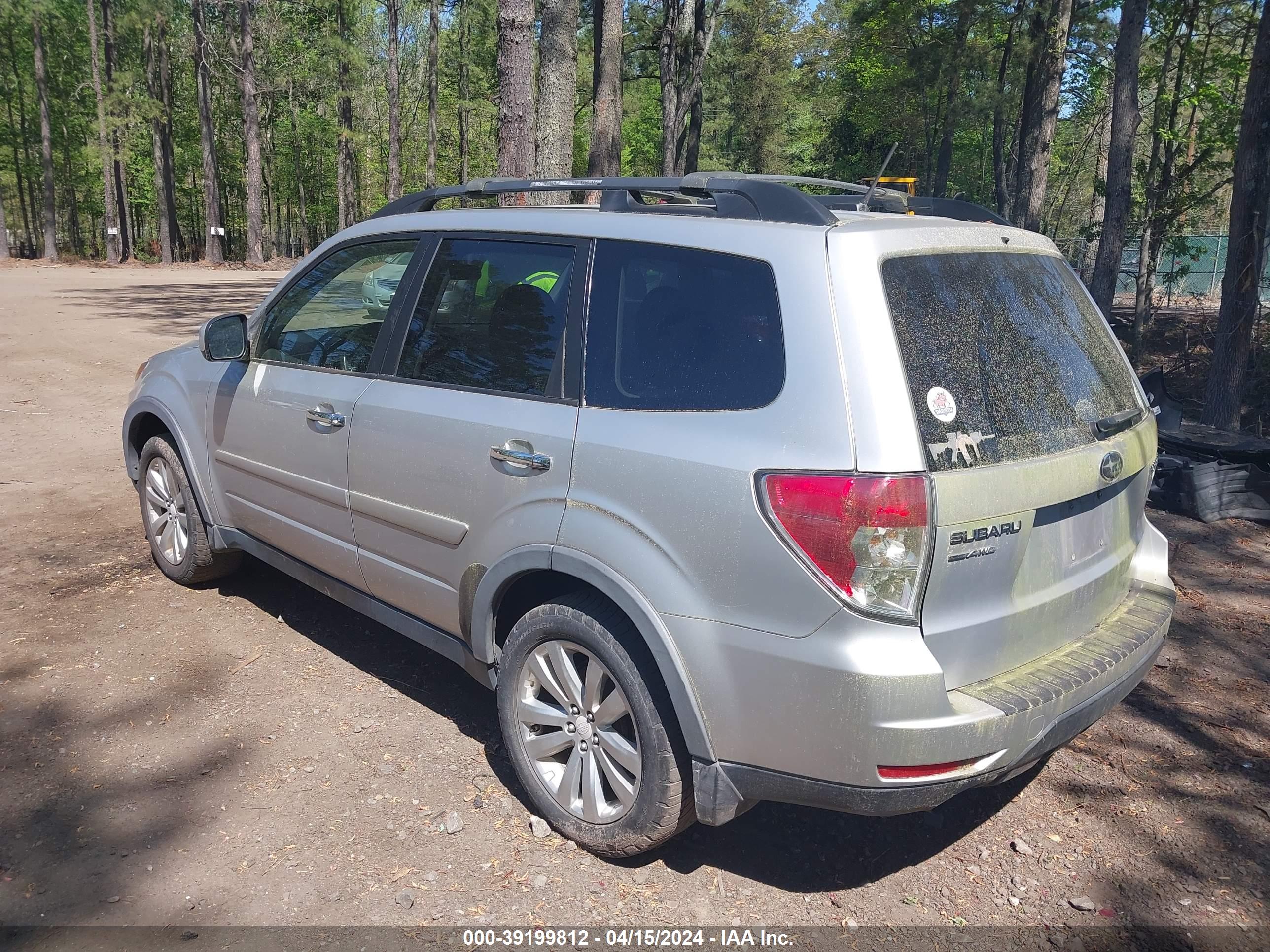 2011 SUBARU FORESTER — VIN JF2SHADCXBH705681 — photo 3