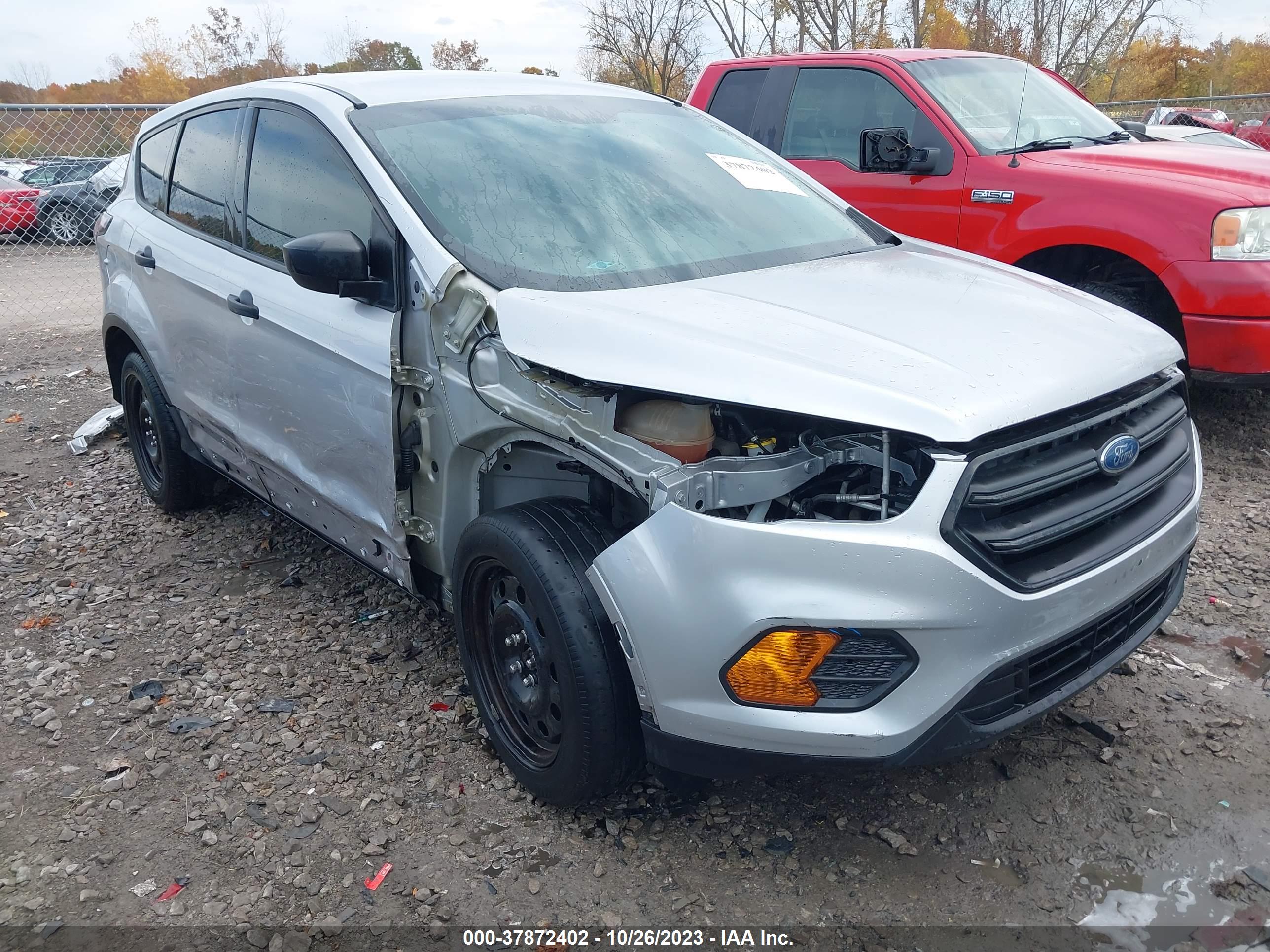 2017 FORD ESCAPE — VIN 1FMCU0F70HUA13885 — photo 1 of 17