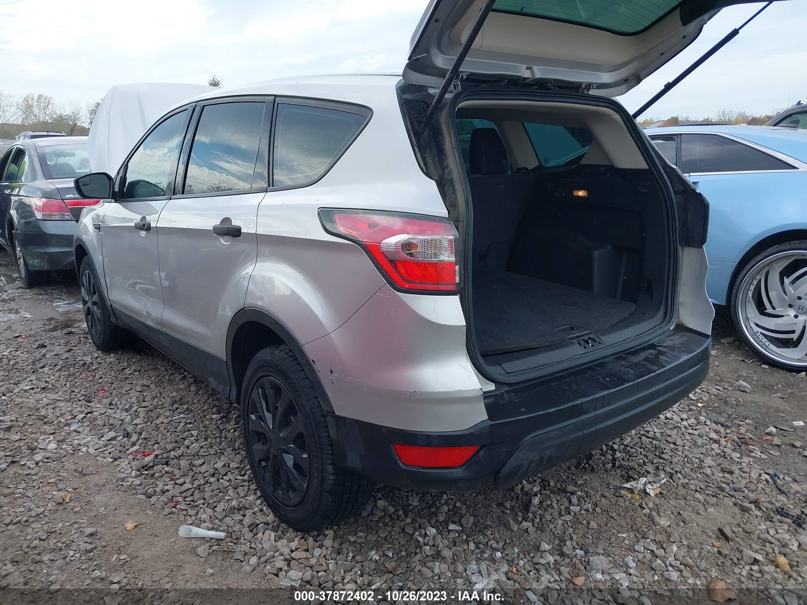 2017 FORD ESCAPE — VIN 1FMCU0F70HUA13885 — photo 3