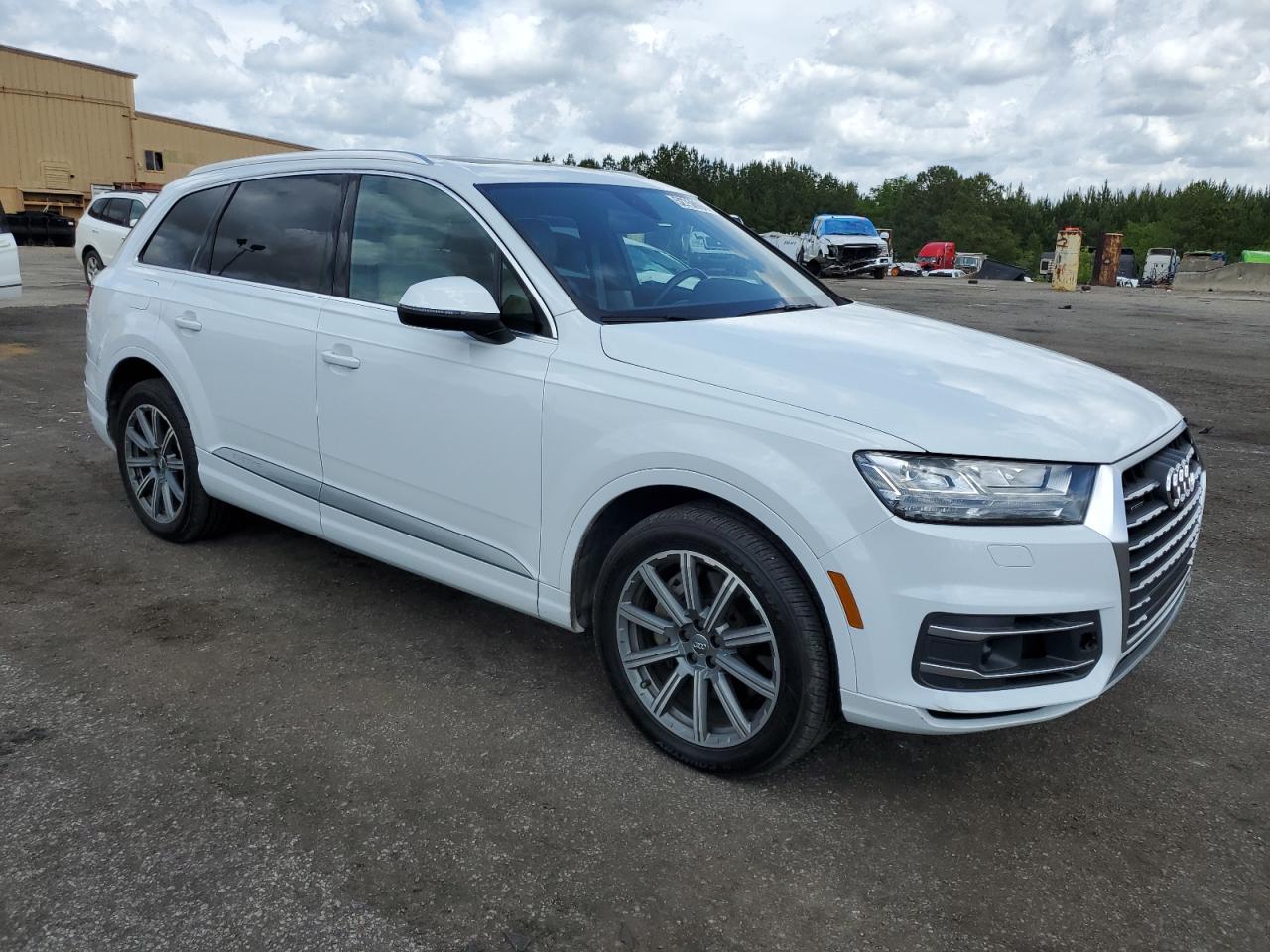 2018 AUDI Q7 PREMIUM — VIN WA1LAAF73JD042736 — photo 4