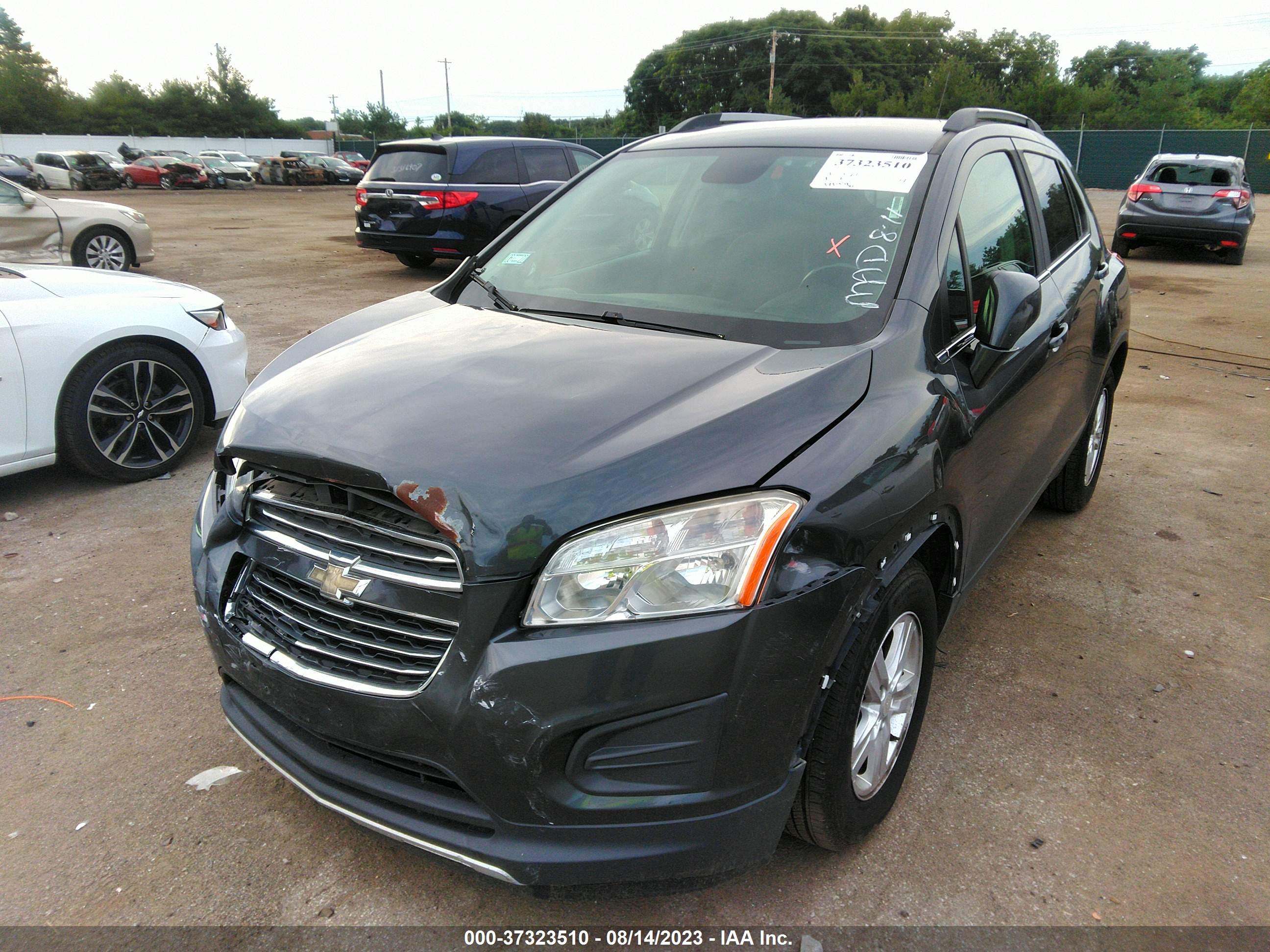 2016 CHEVROLET TRAX — VIN 3GNCJLSB2GL276629 — photo 2