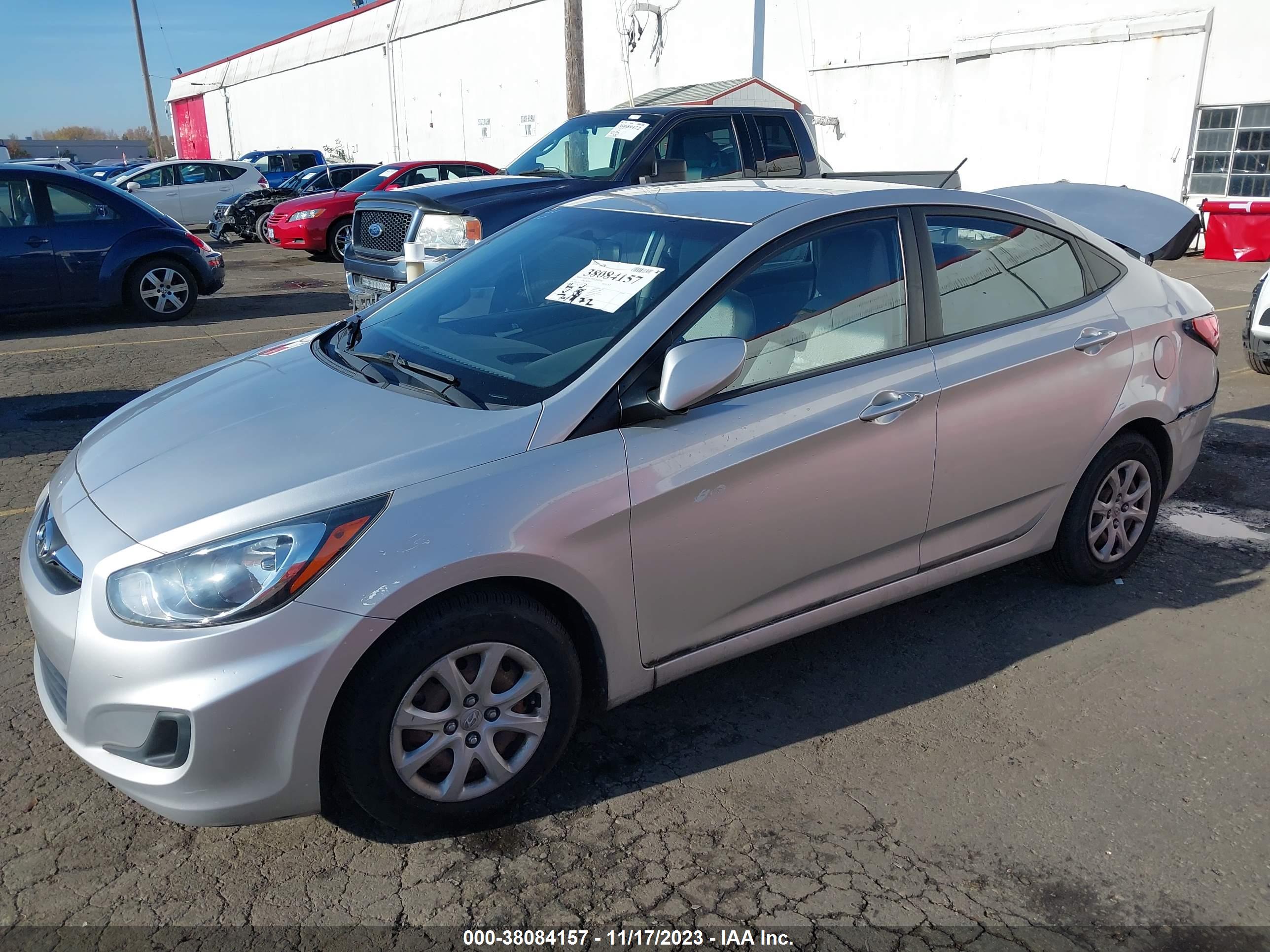 2012 HYUNDAI ACCENT — VIN KMHCT4AE3CU181643 — photo 2