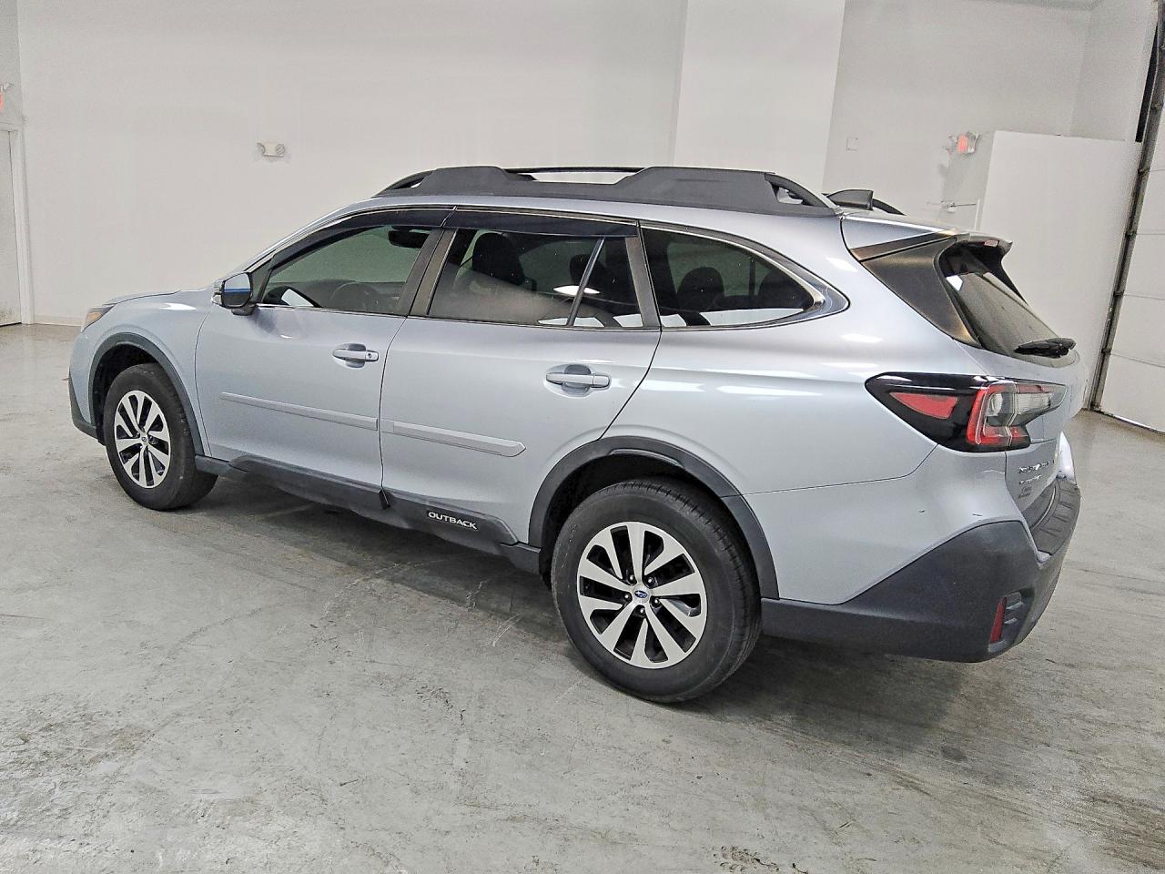 2021 SUBARU Outback — VIN 4S4BTADC5M3225671 — photo 2