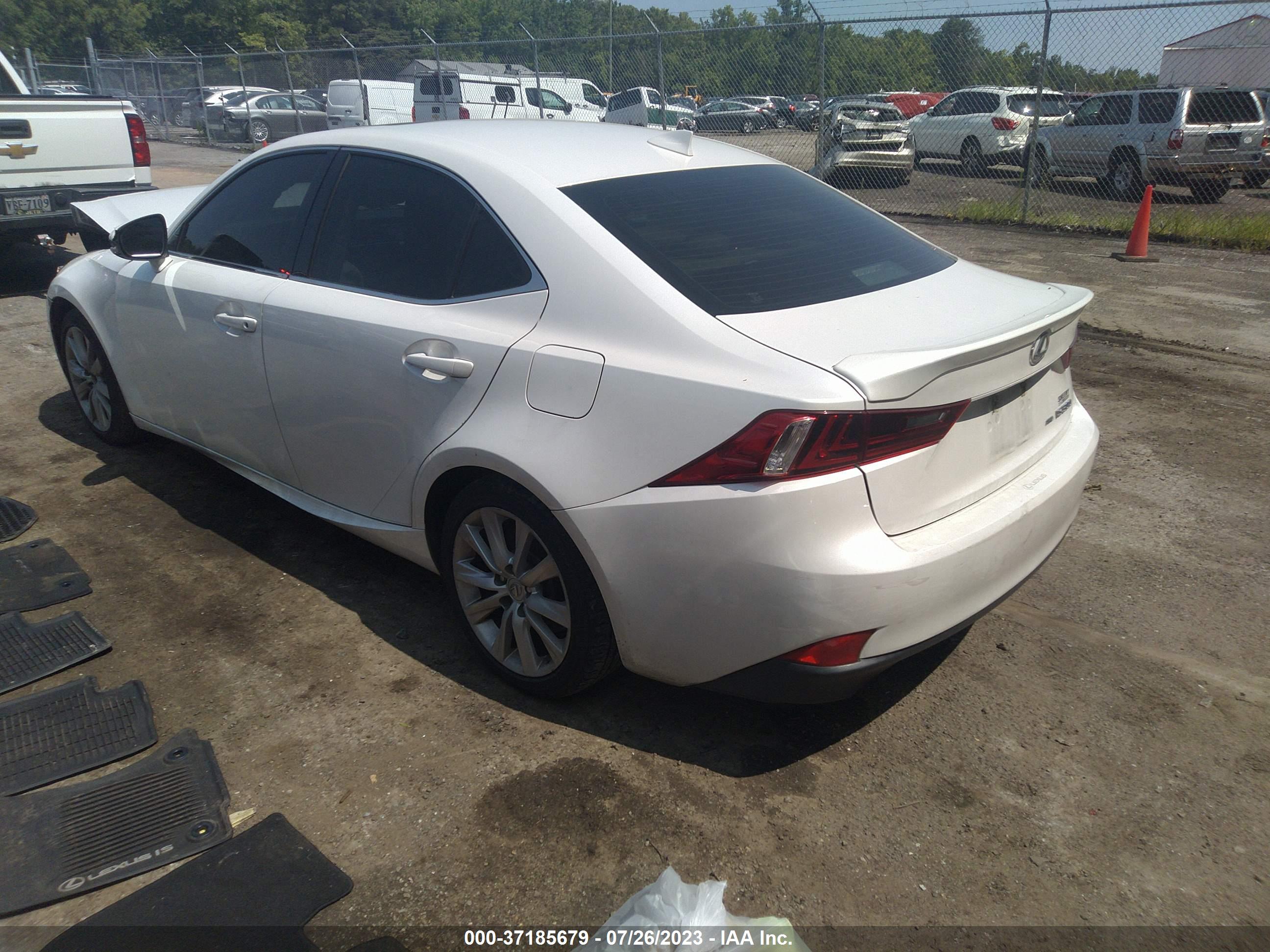2016 LEXUS IS 300 — VIN JTHCM1D29G5009083 — photo 3