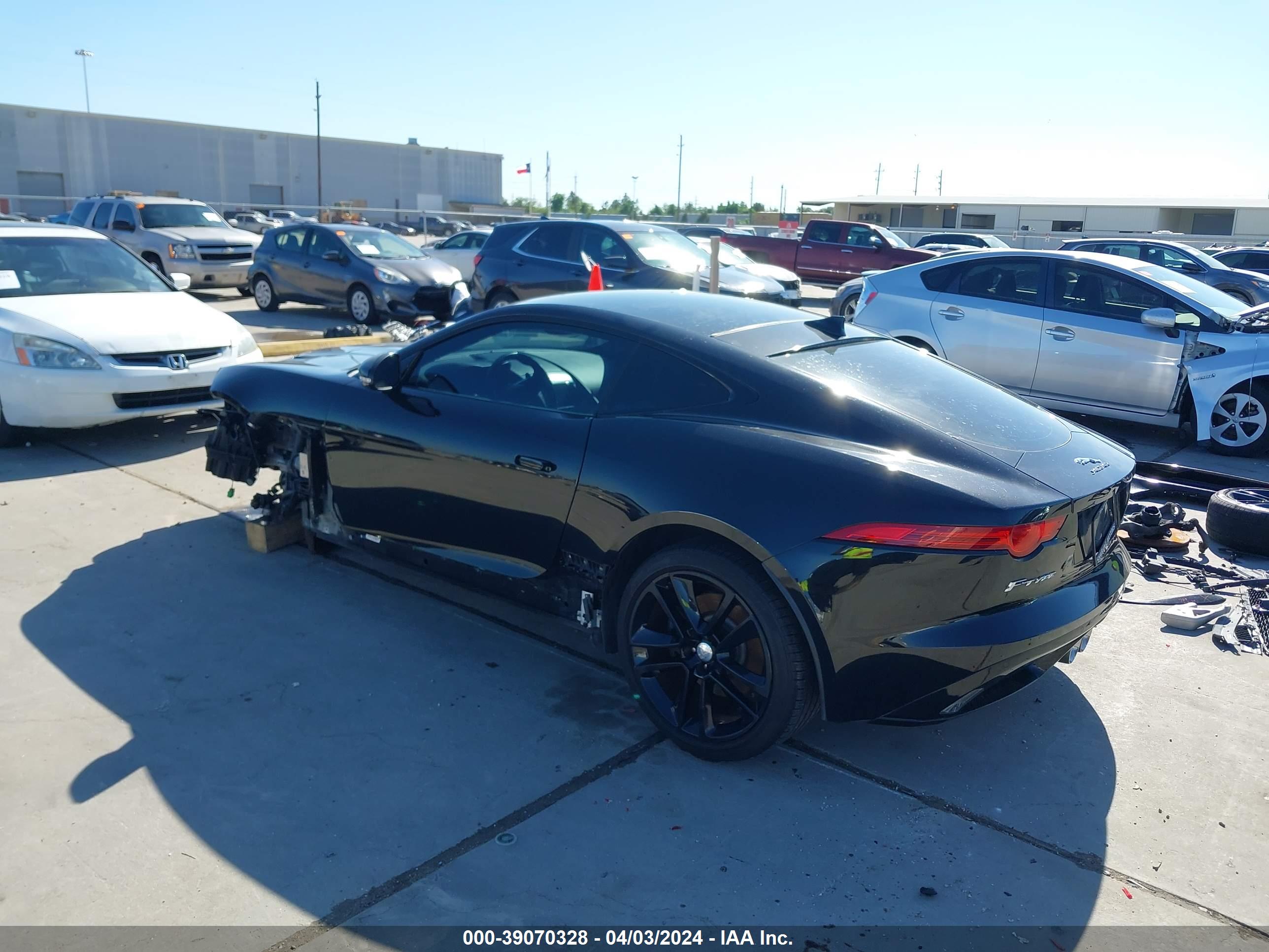 2016 JAGUAR F-Type — VIN SAJWJ6BV7G8K24656 — photo 3