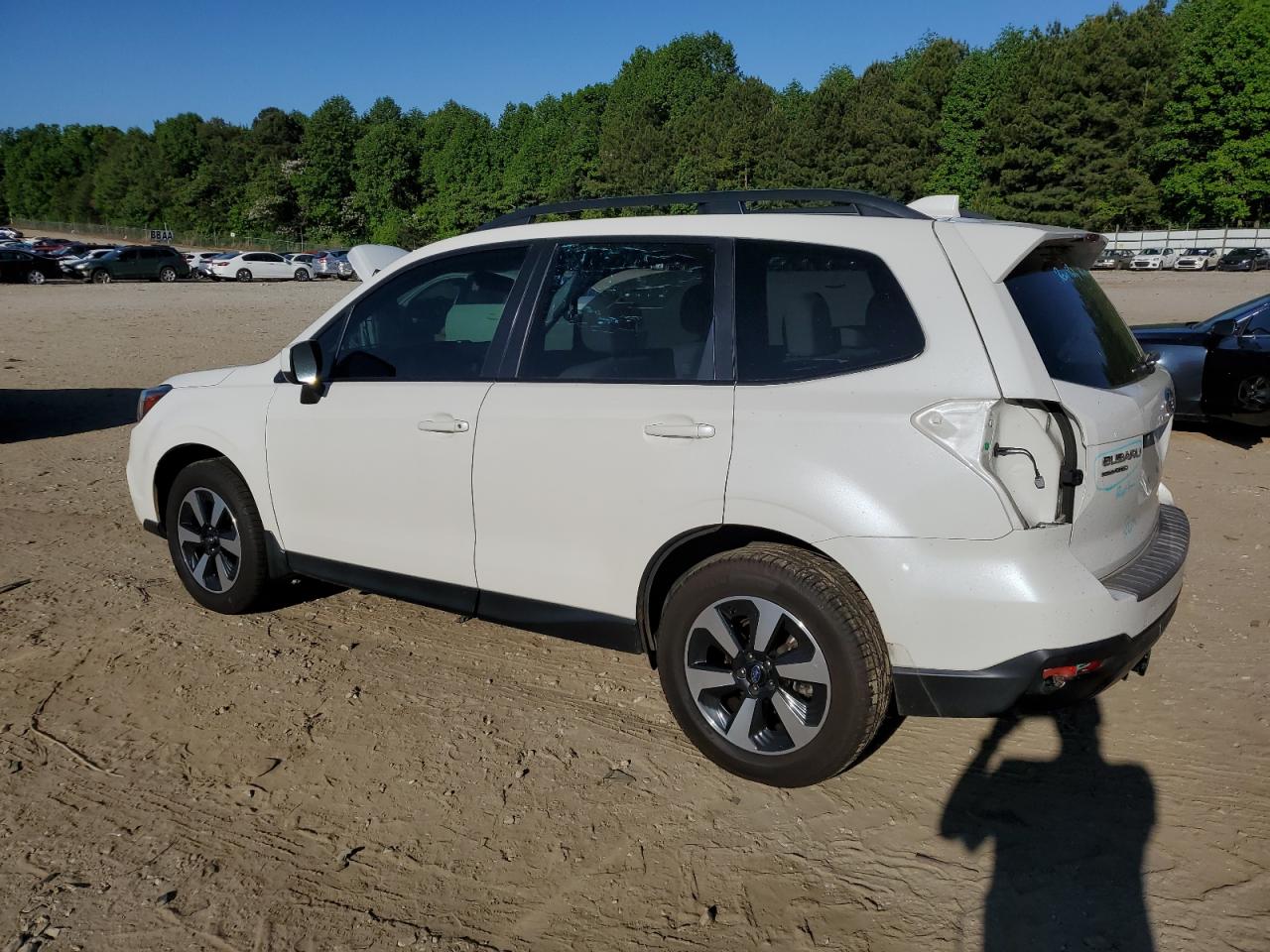2017 SUBARU FORESTER 2 — VIN JF2SJAEC9HH588249 — photo 2