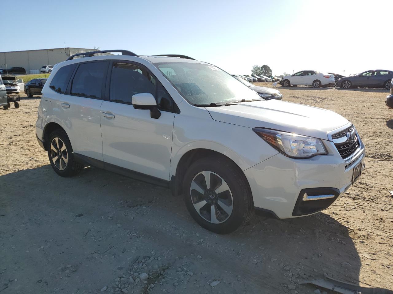 2017 SUBARU FORESTER 2 — VIN JF2SJAEC9HH588249 — photo 4