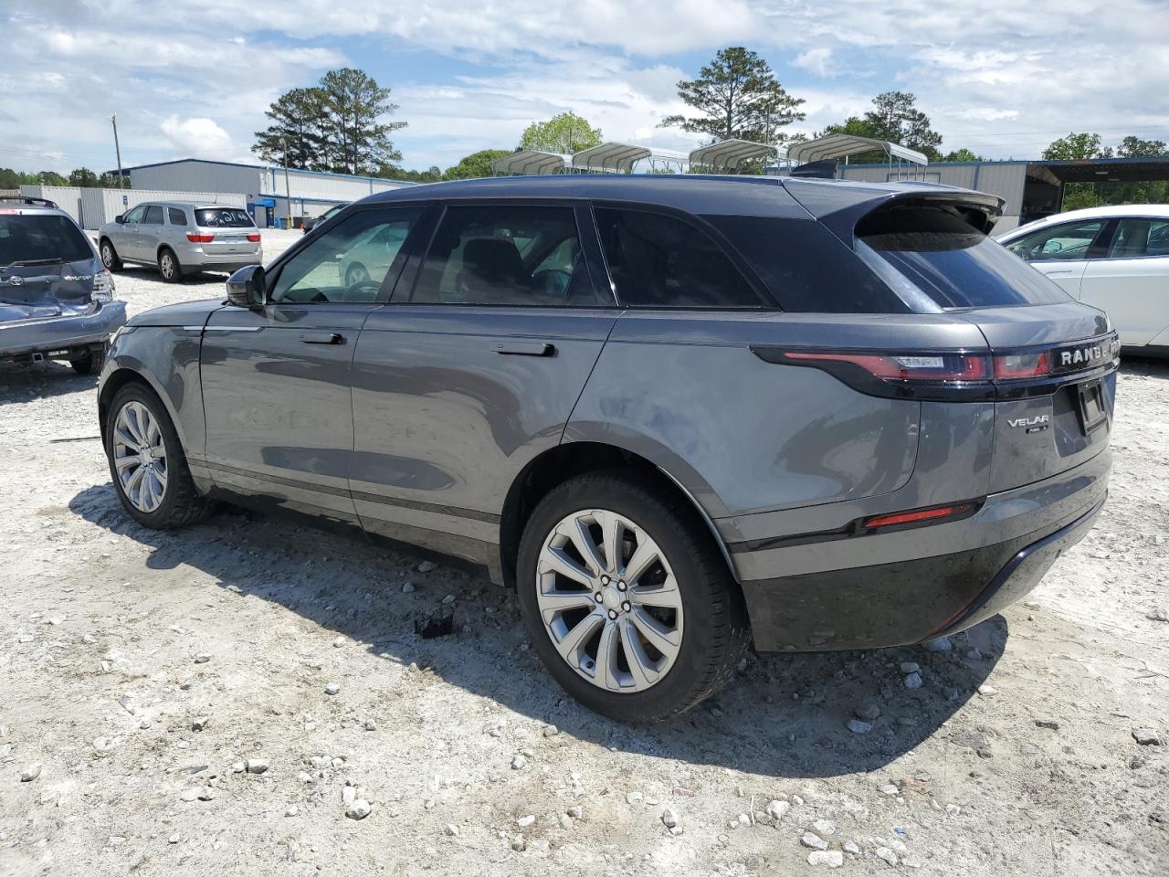 2018 LAND ROVER RANGE ROVE — VIN SALYB2RV6JA716820 — photo 2