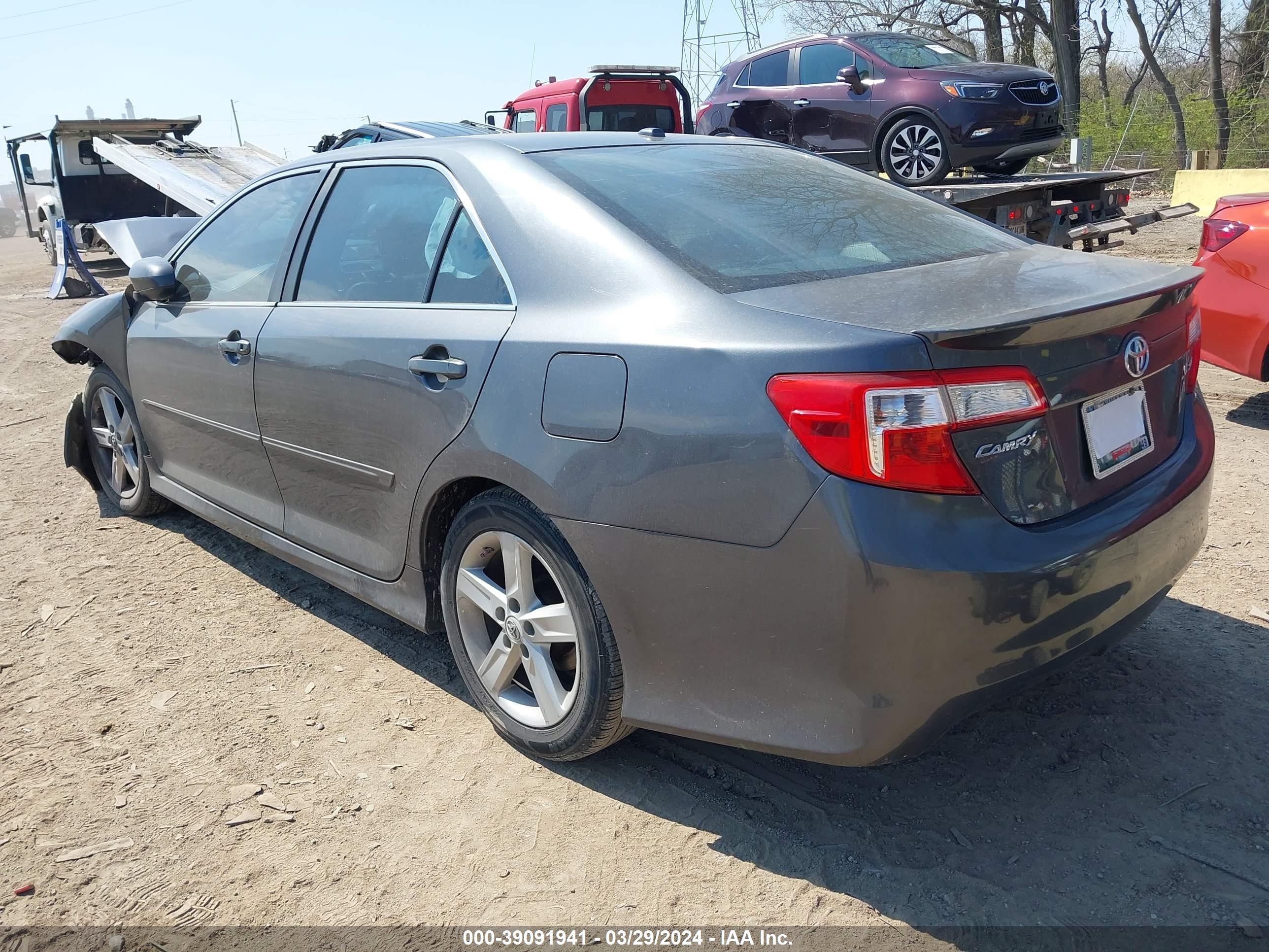 2012 TOYOTA CAMRY — VIN 4T1BF1FK2CU040384 — photo 3