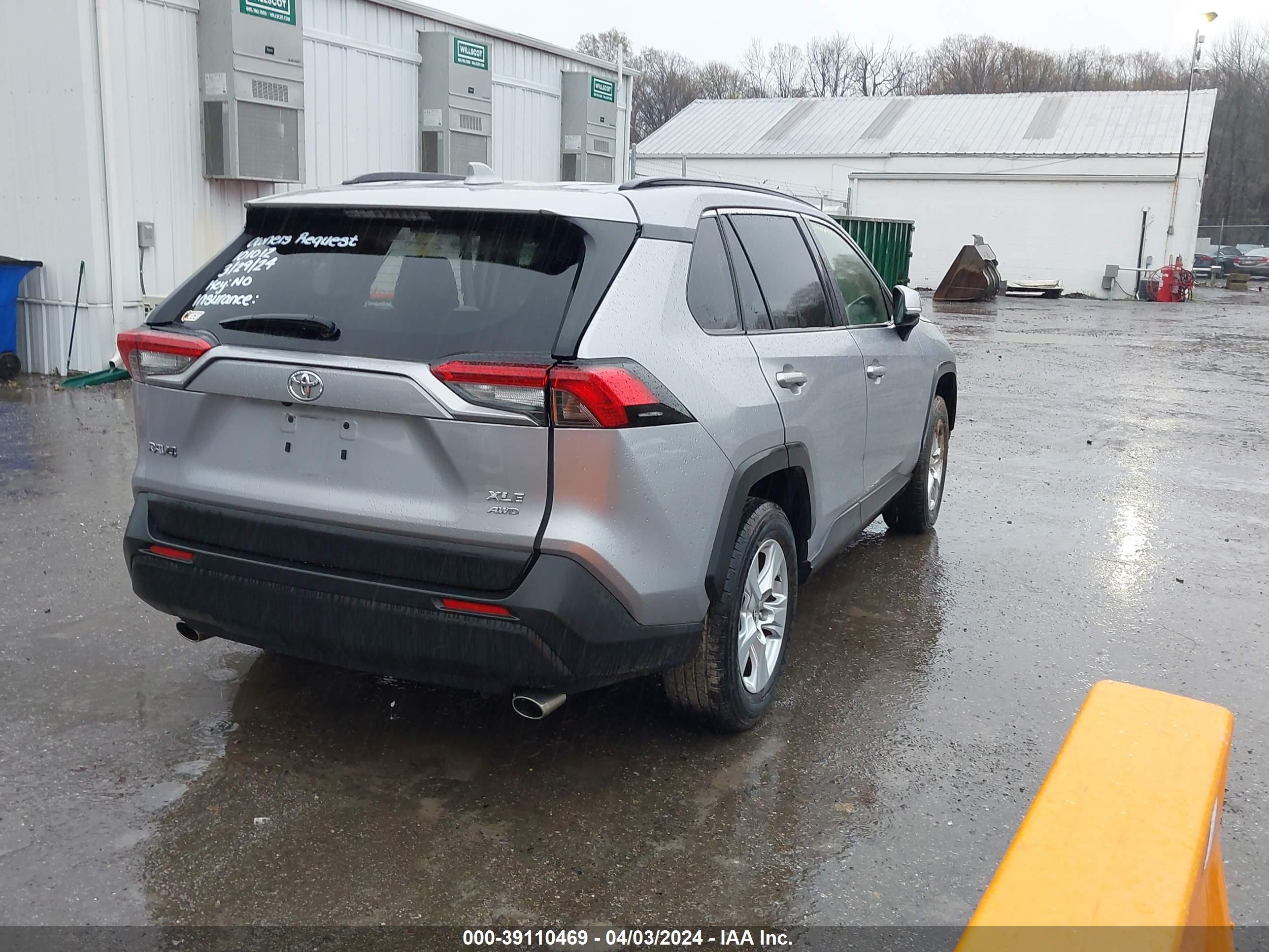 2020 TOYOTA RAV4 — VIN JTMP1RFVXLD061582 — photo 4