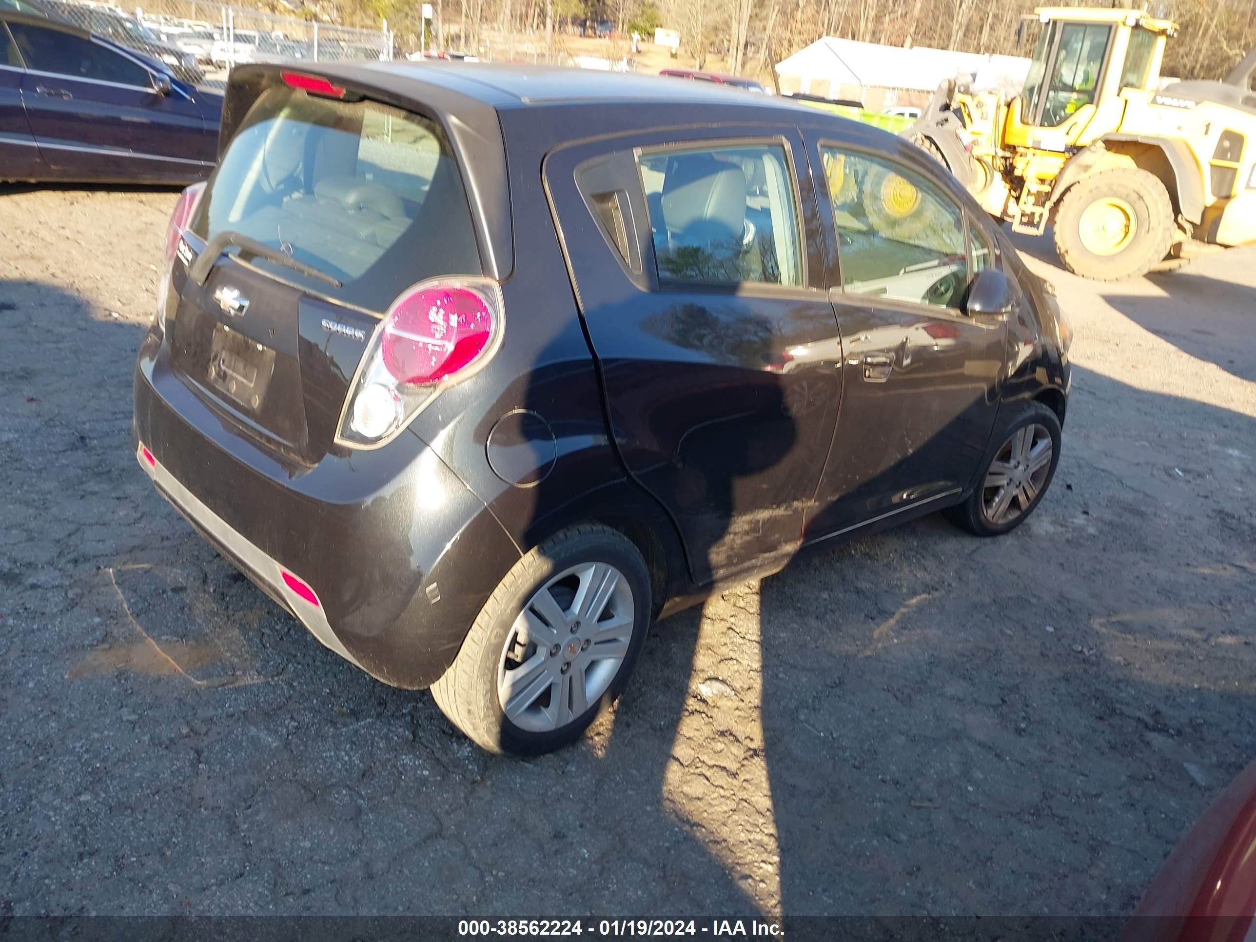 2015 CHEVROLET SPARK — VIN KL8CB6S98FC802804 — photo 4