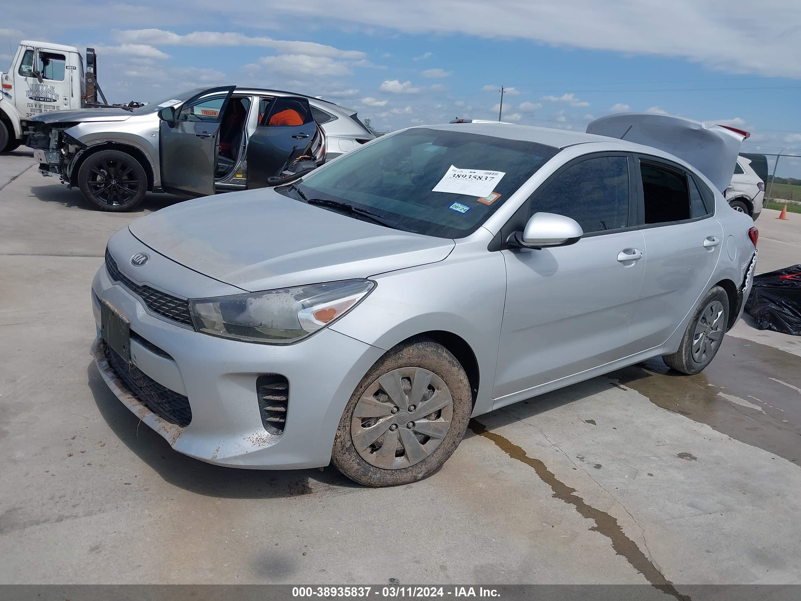 2020 KIA OPTIMA — VIN 3KPA24ADXLE343529 — photo 2
