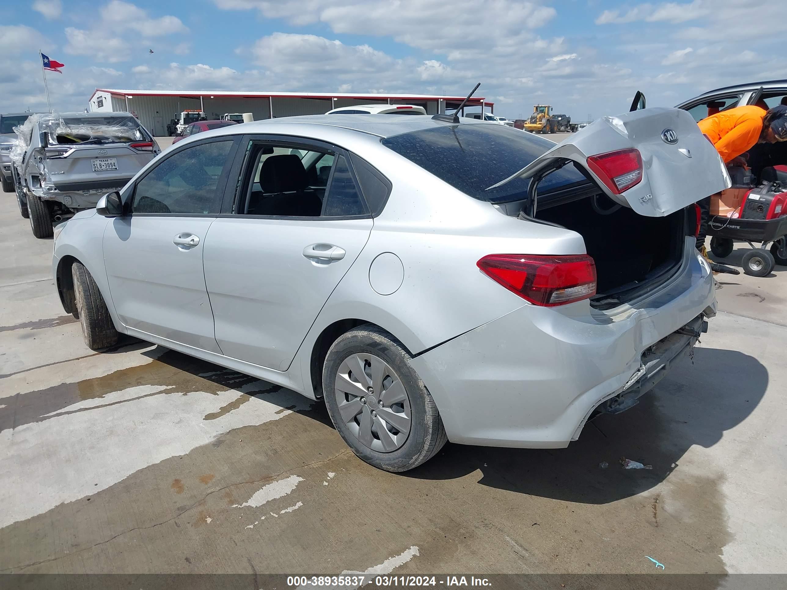 2020 KIA OPTIMA — VIN 3KPA24ADXLE343529 — photo 3