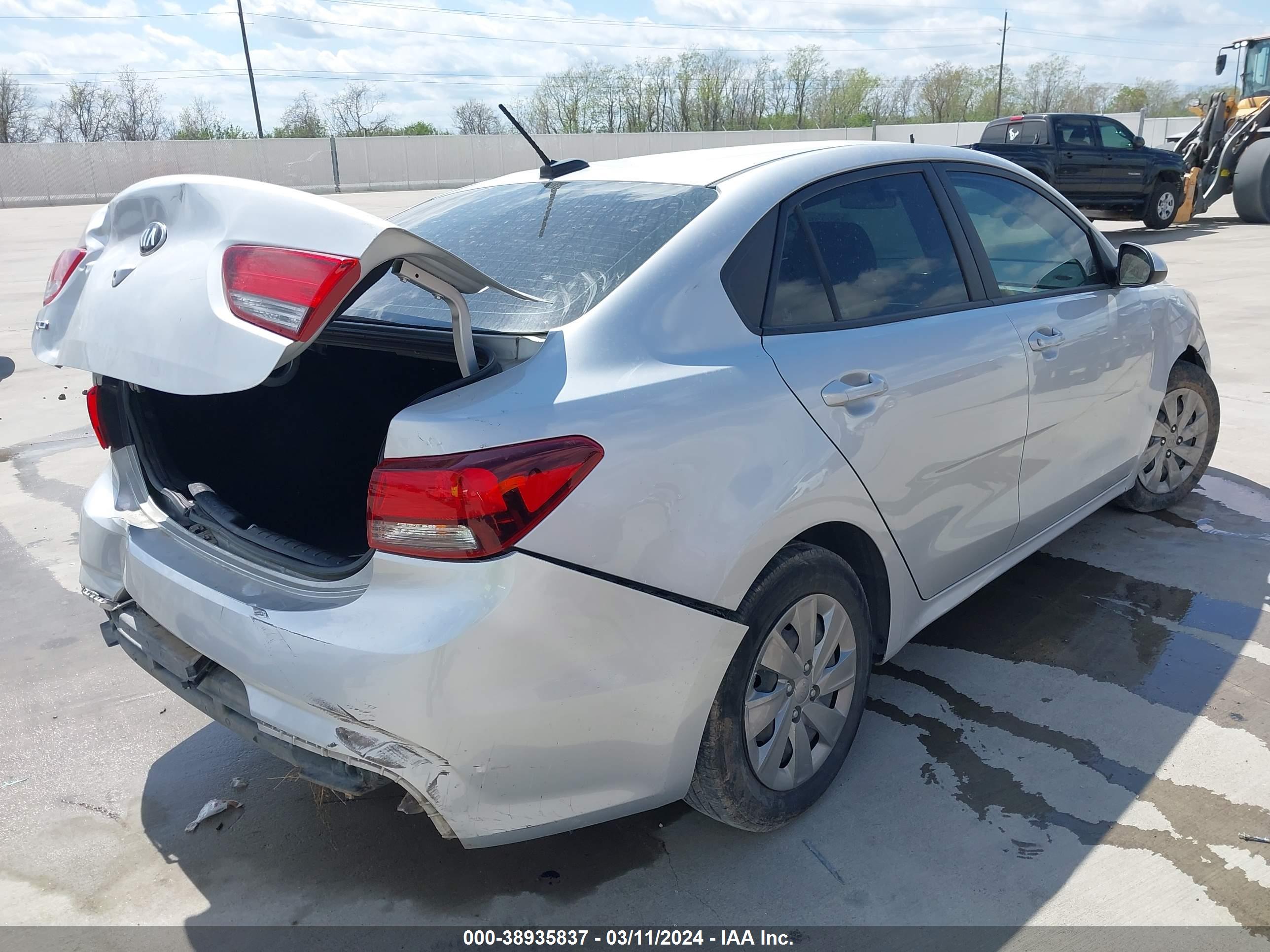 2020 KIA OPTIMA — VIN 3KPA24ADXLE343529 — photo 4