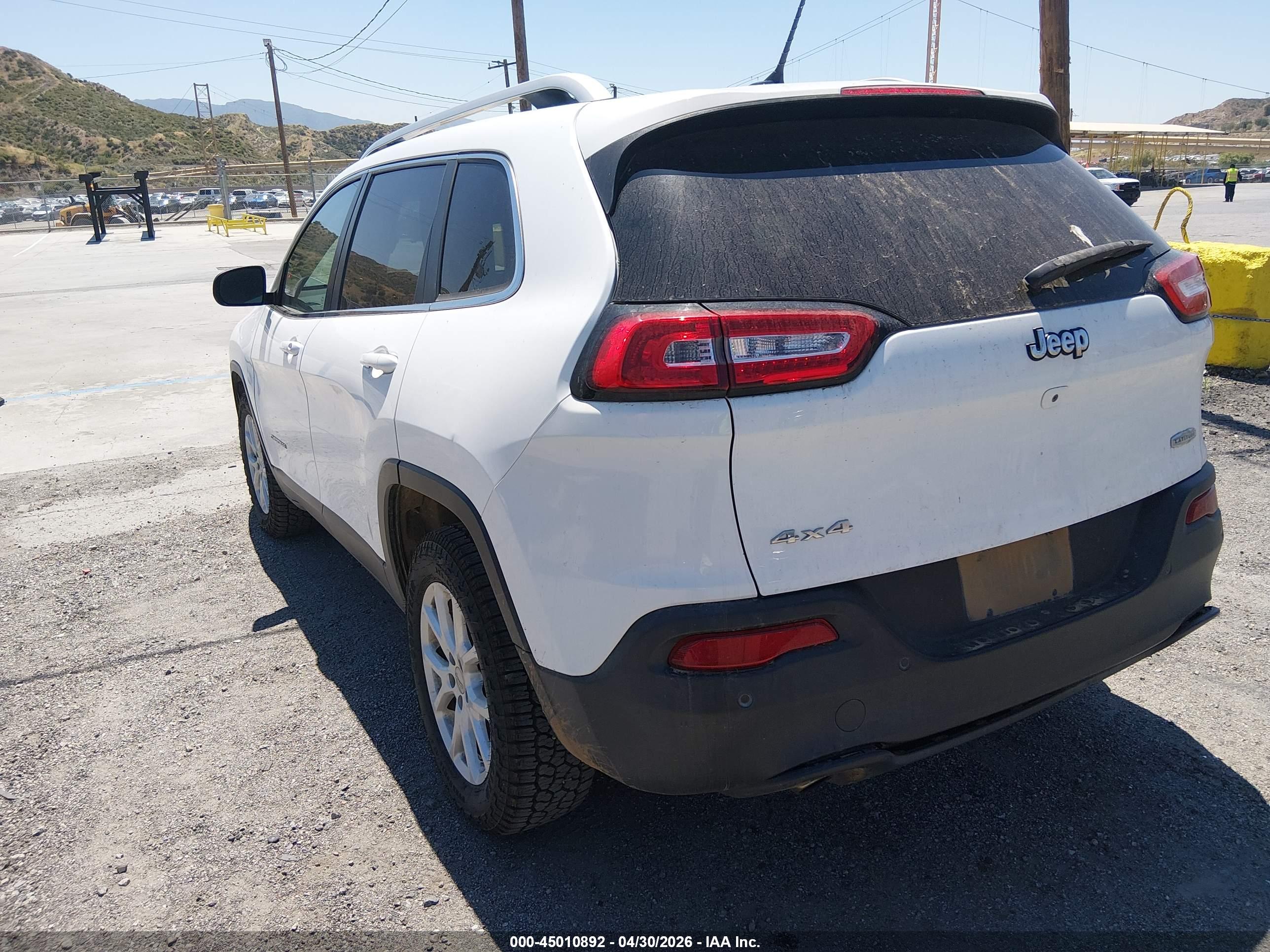 2018 JEEP Cherokee — VIN 1C4PJMCB1JD528463 — photo 3