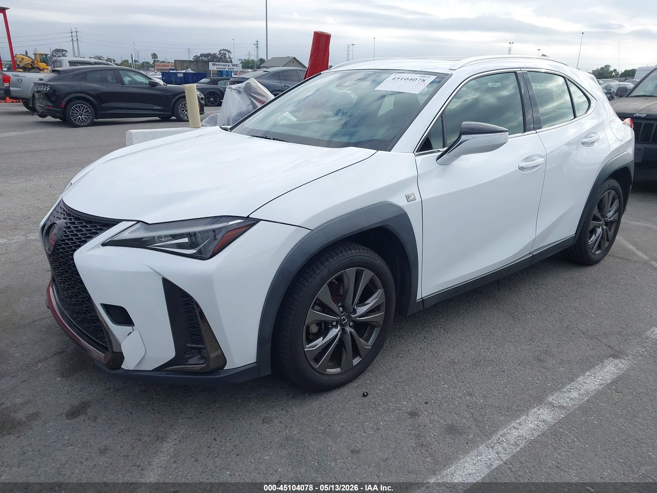 2019 LEXUS UX — VIN JTHY3JBHXK2002881 — photo 2