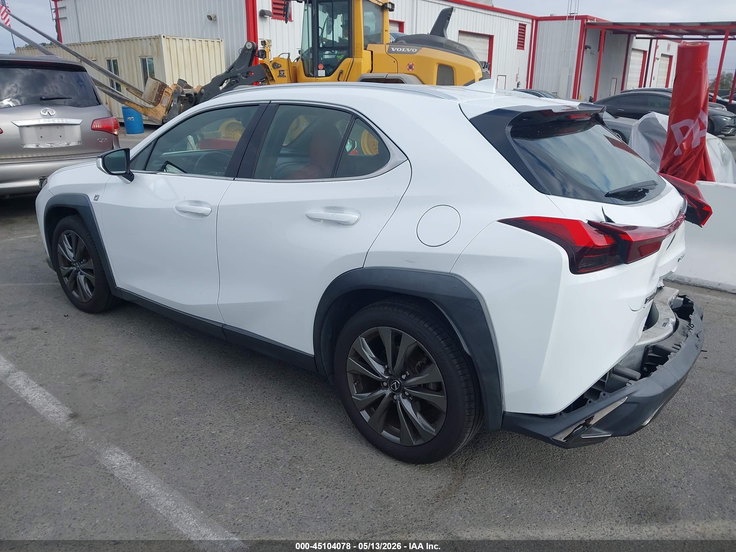 2019 LEXUS UX — VIN JTHY3JBHXK2002881 — photo 3