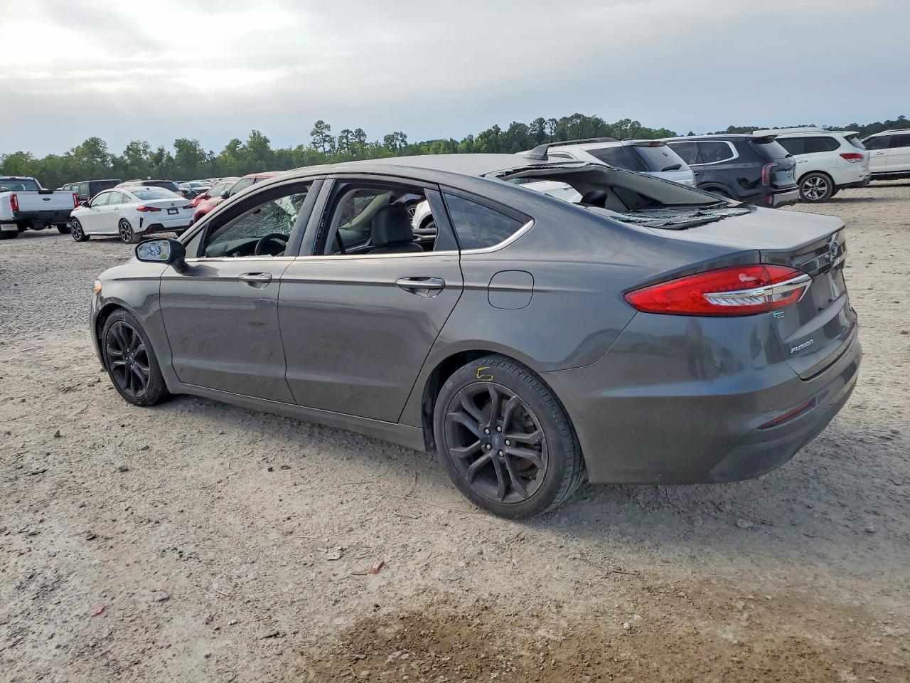 2020 FORD Fusion — VIN 3FA6P0CDXLR216050 — photo 2