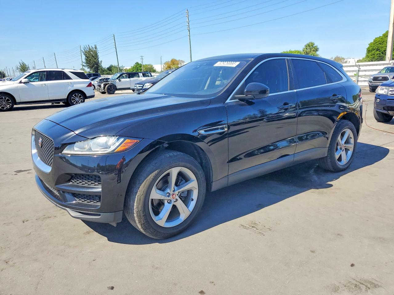 2019 JAGUAR F-Pace — VIN SADCS2FX2KA602018 — photo 1 of 13