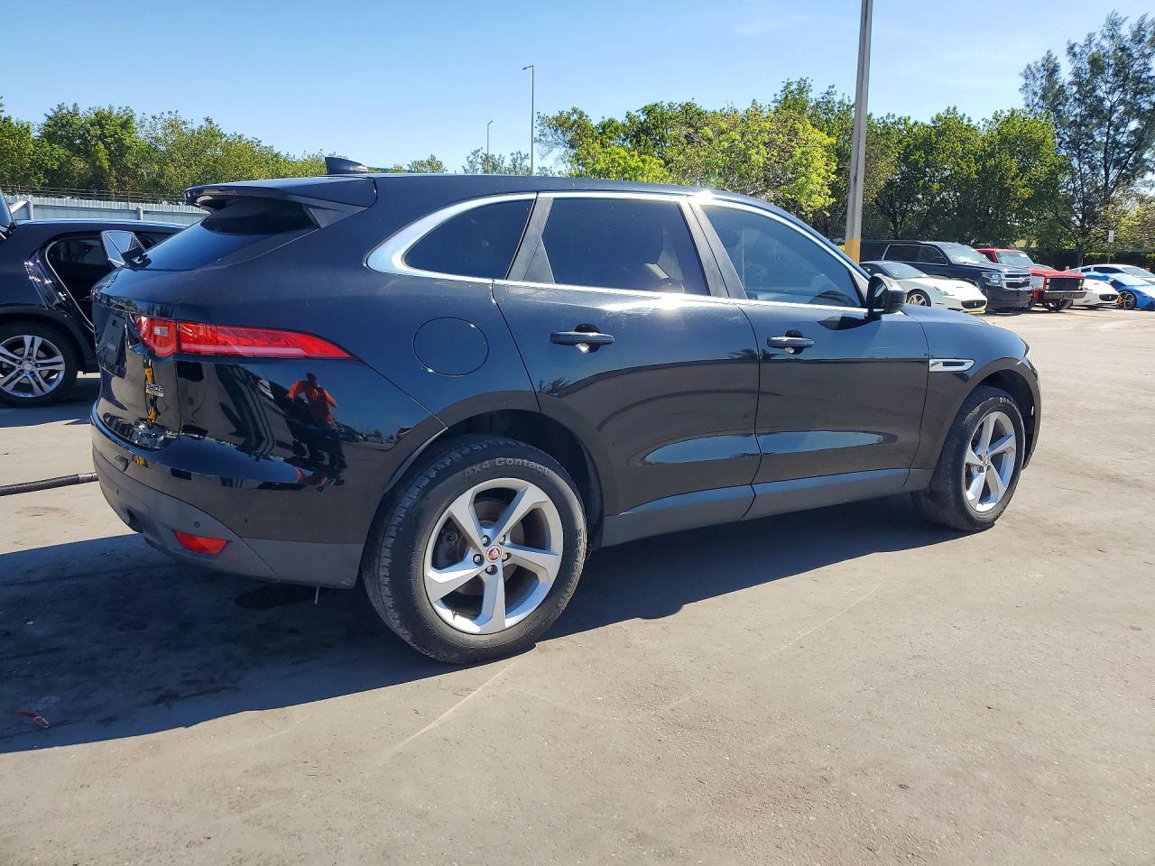 2019 JAGUAR F-Pace — VIN SADCS2FX2KA602018 — photo 3