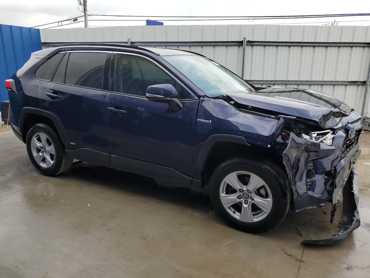2021 TOYOTA RAV4 XLE — VIN 4T3RWRFV2MU018062 — photo 4