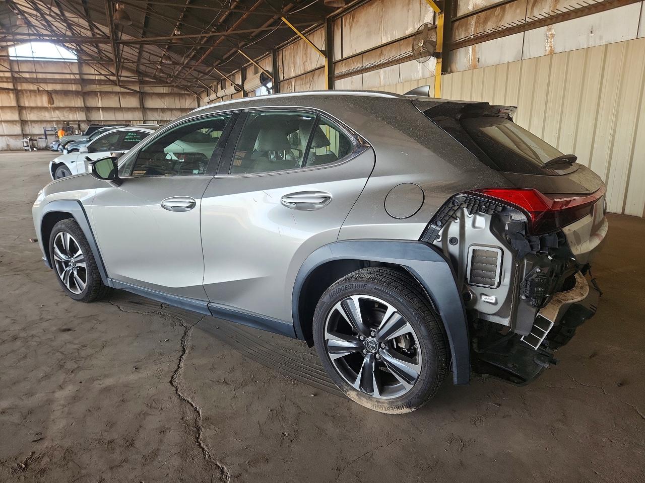 2021 LEXUS UX — VIN JTHX3JBH5M2042705 — photo 2