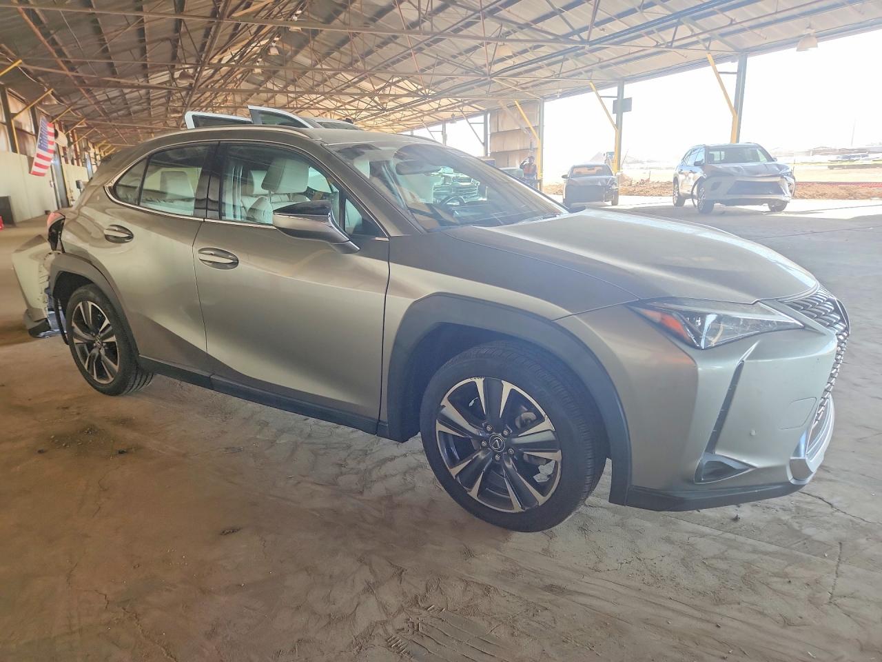 2021 LEXUS UX — VIN JTHX3JBH5M2042705 — photo 4