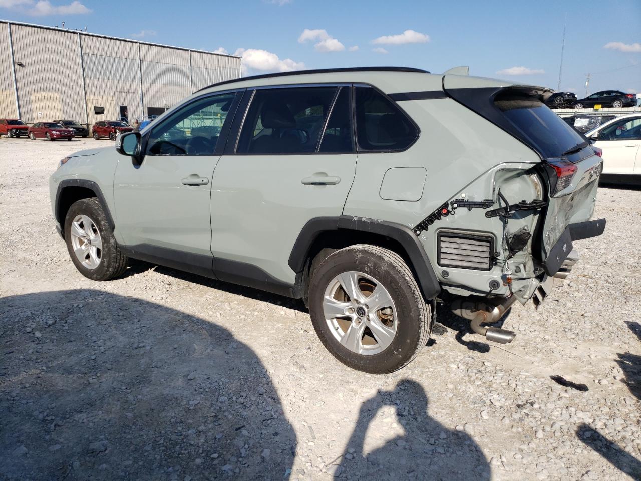 2021 TOYOTA RAV4 XLE — VIN 2T3W1RFV8MW135159 — photo 2