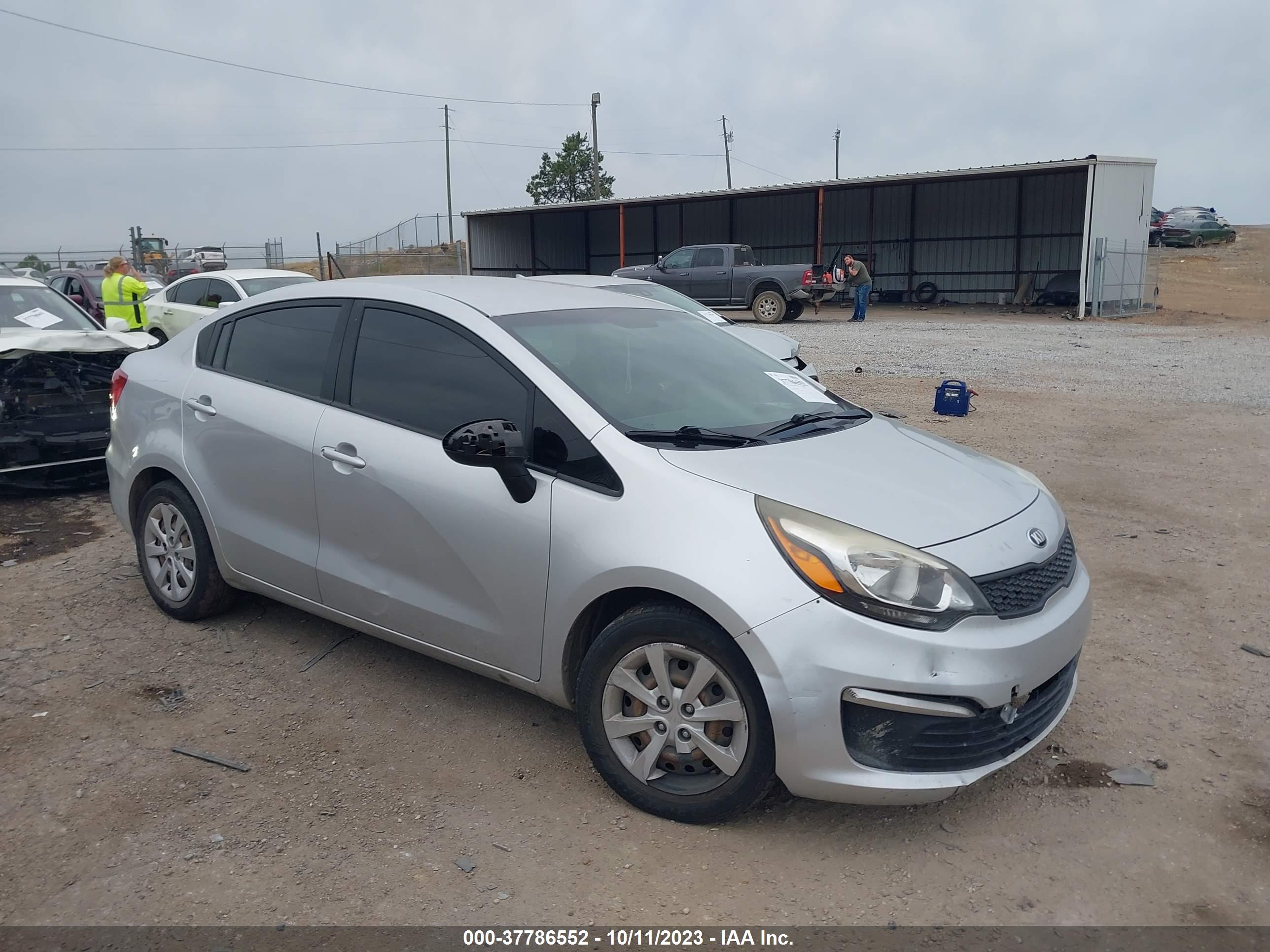 2016 KIA RIO — VIN KNADM4A33G6676890 — photo 1 of 10