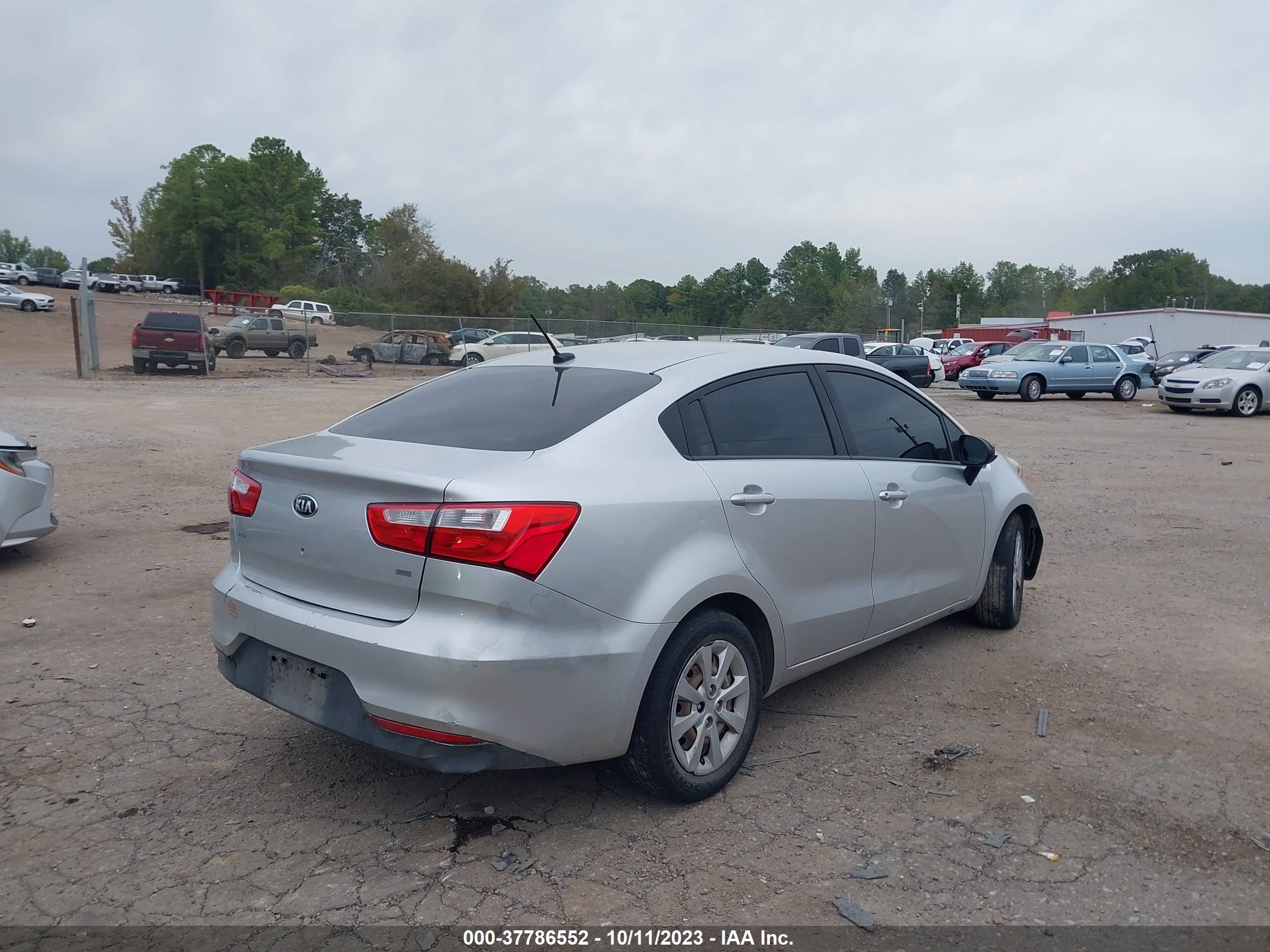2016 KIA RIO — VIN KNADM4A33G6676890 — photo 4