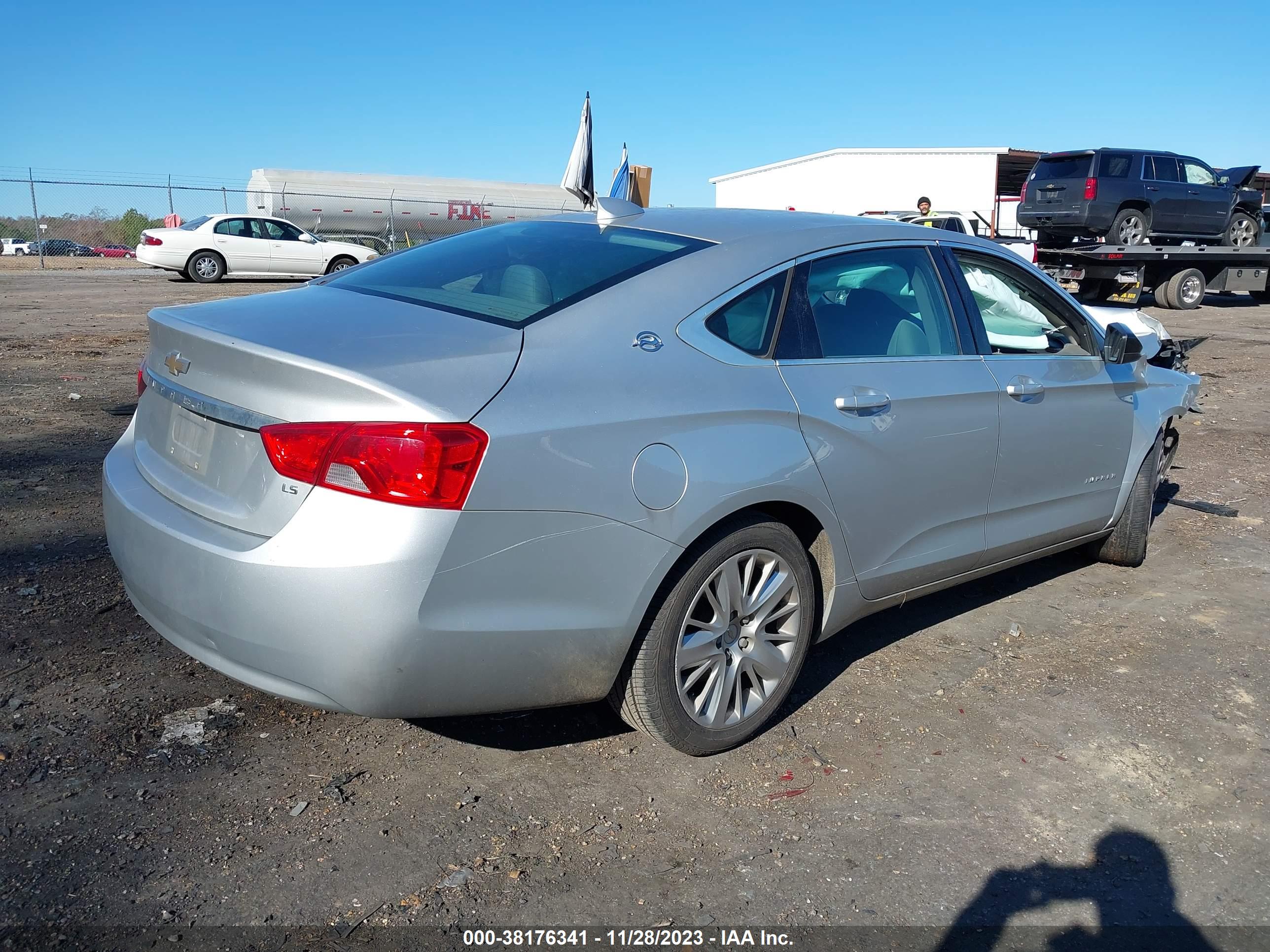 2016 CHEVROLET IMPALA — VIN 2G11X5SA9G9130385 — photo 4