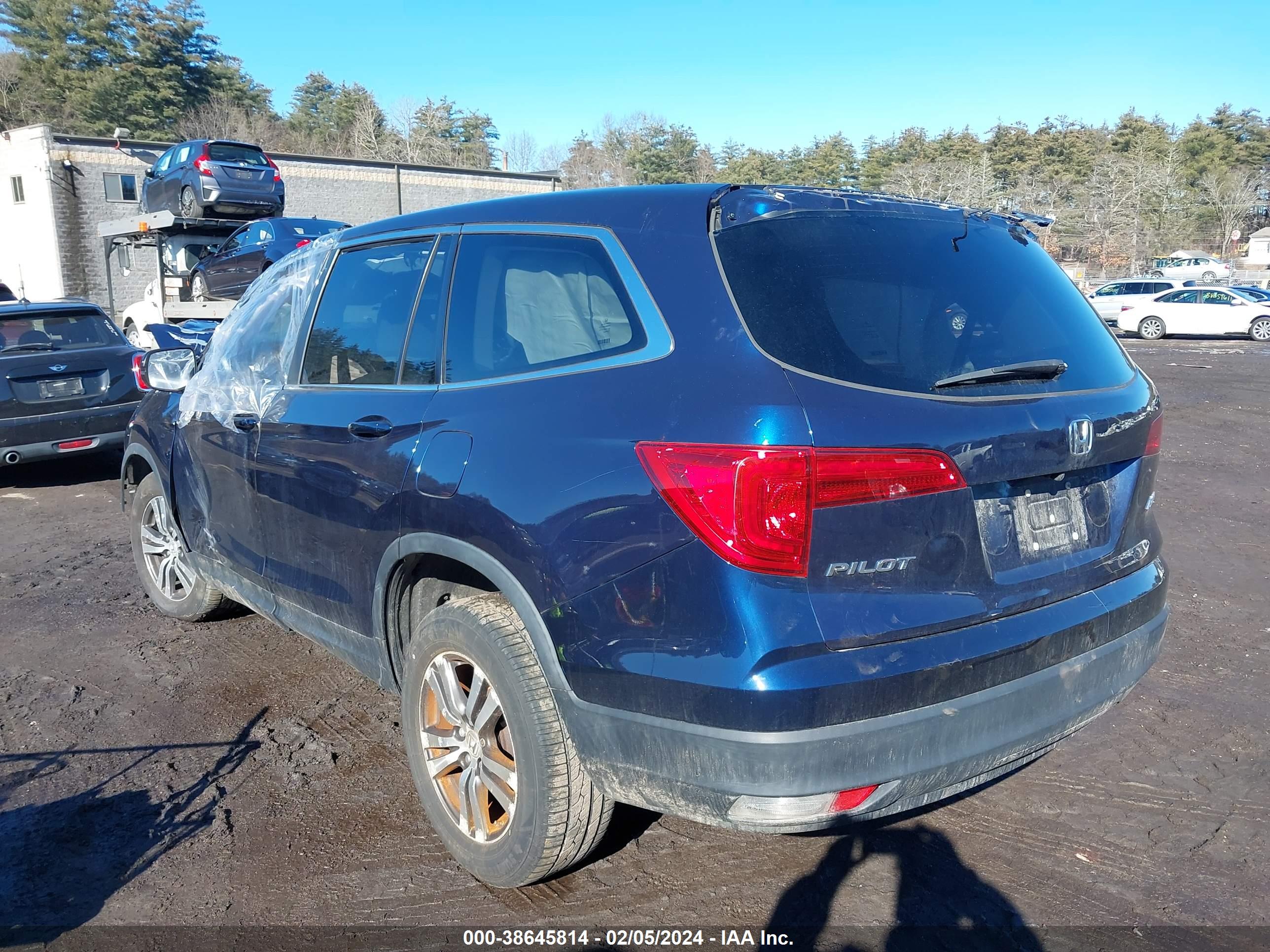 2018 HONDA PILOT — VIN 5FNYF6H57JB013416 — photo 3