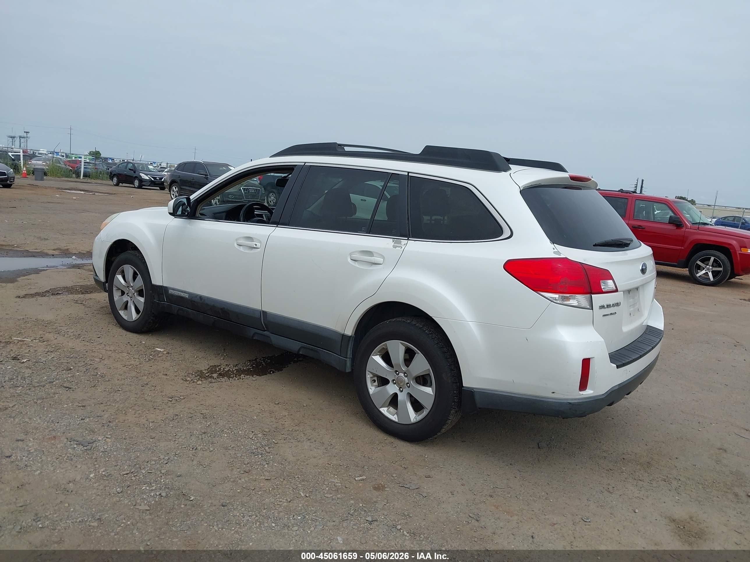 2012 SUBARU Outback — VIN 4S4BRBCC4C3268807 — photo 3