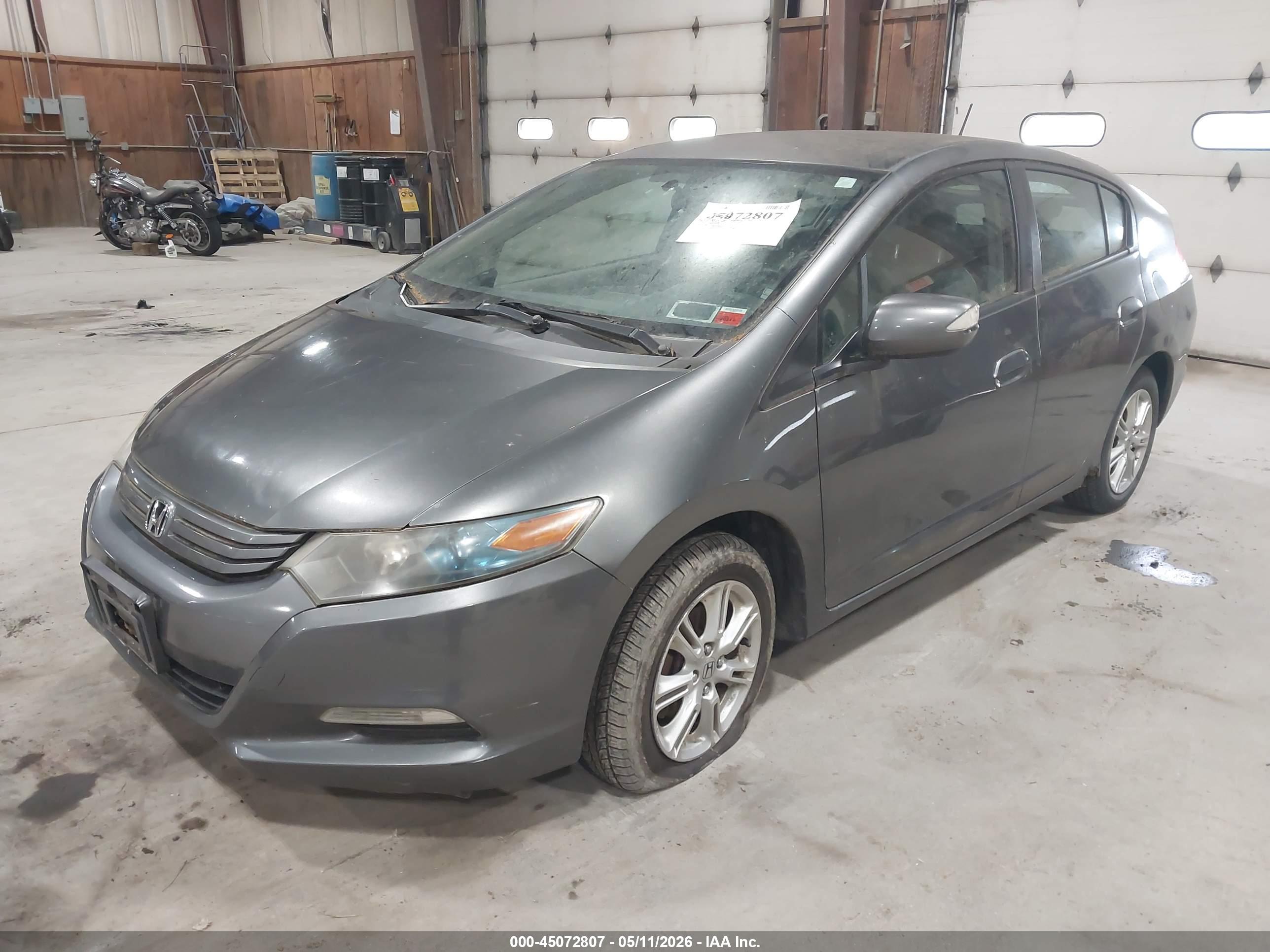 2010 HONDA Insight — VIN JHMZE2H72AS030952 — photo 2