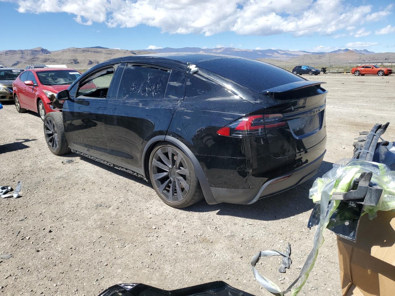 2022 TESLA MODEL X — VIN 7SAXCBE61NF332670 — photo 2