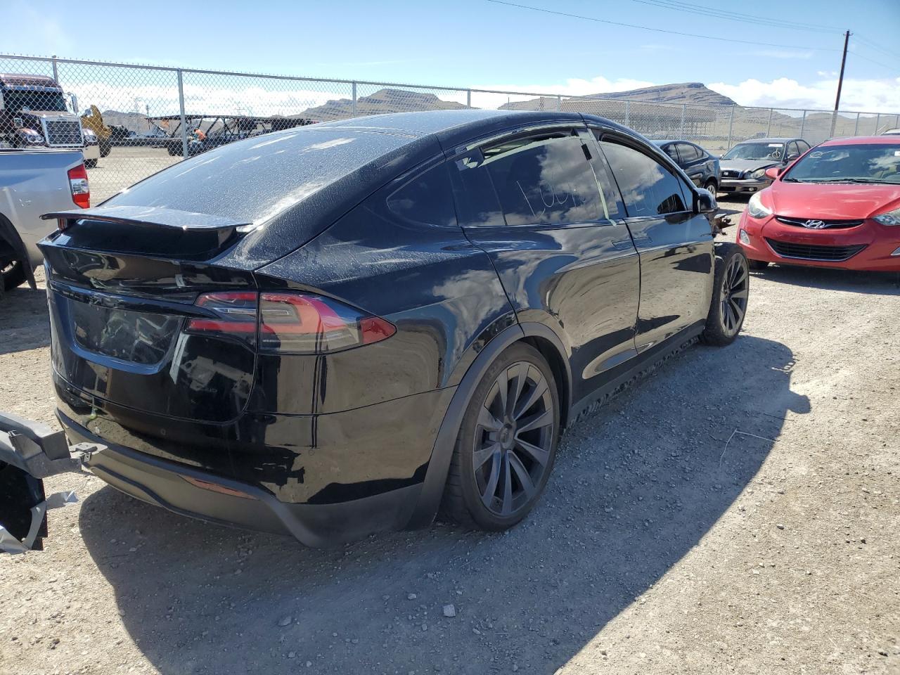 2022 TESLA MODEL X — VIN 7SAXCBE61NF332670 — photo 3