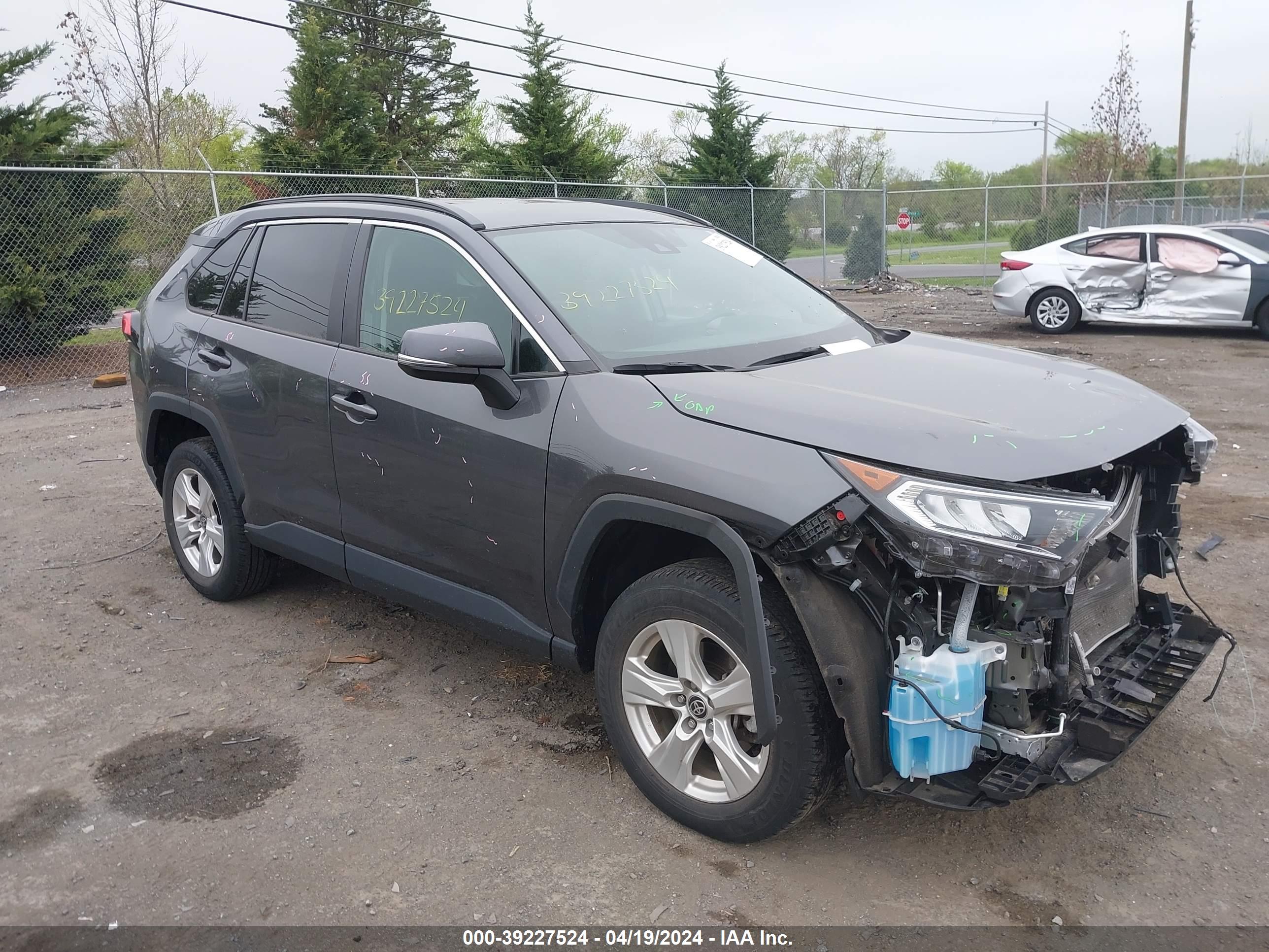 2021 TOYOTA RAV4 — VIN 2T3P1RFV8MC237390 — photo 1 of 16