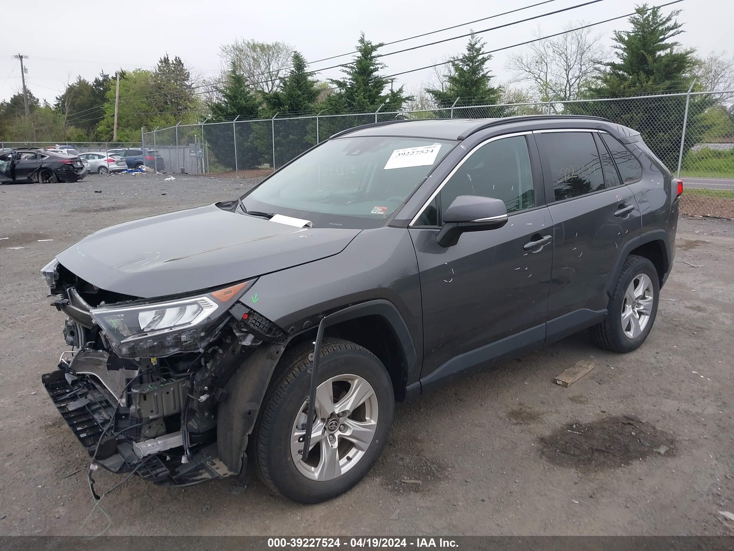 2021 TOYOTA RAV4 — VIN 2T3P1RFV8MC237390 — photo 2