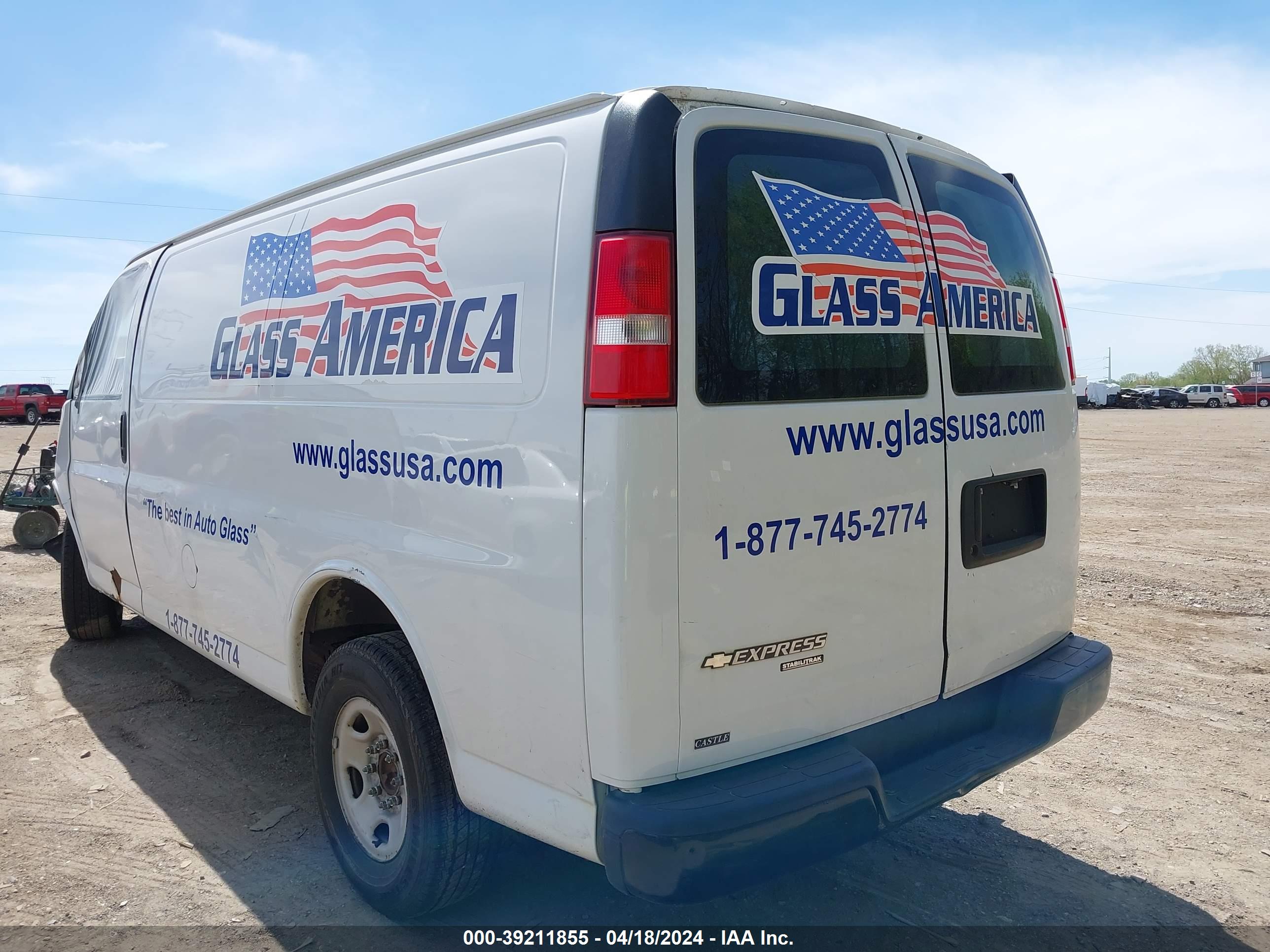 2015 CHEVROLET EXPRESS 2500 — VIN 1GCWGFCF5F1217166 — photo 3